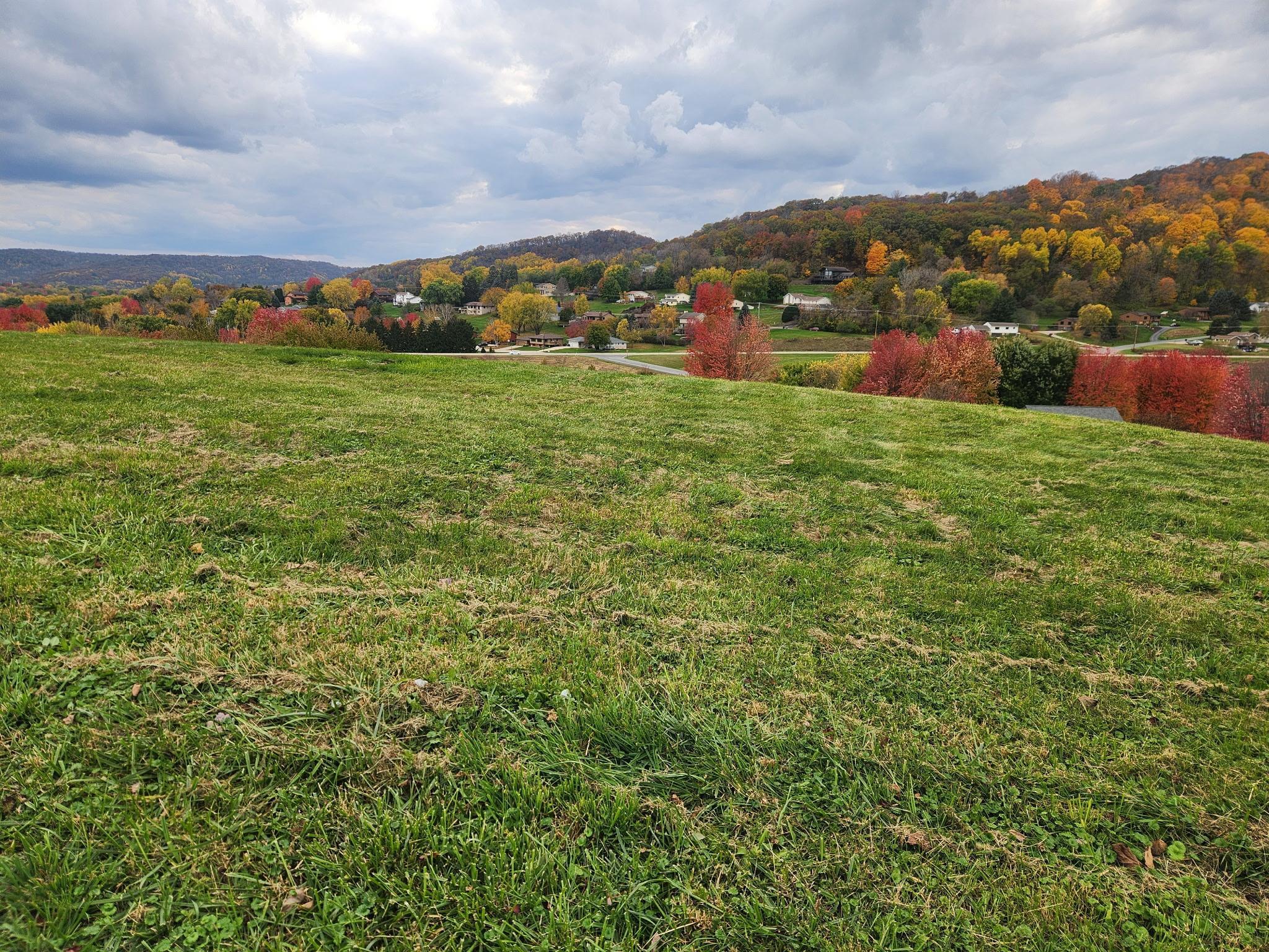 Homes for sale in La Crescent, MN | 225 Red Apple Dr, La Crescent, MN 55947 | MLS# 6811582