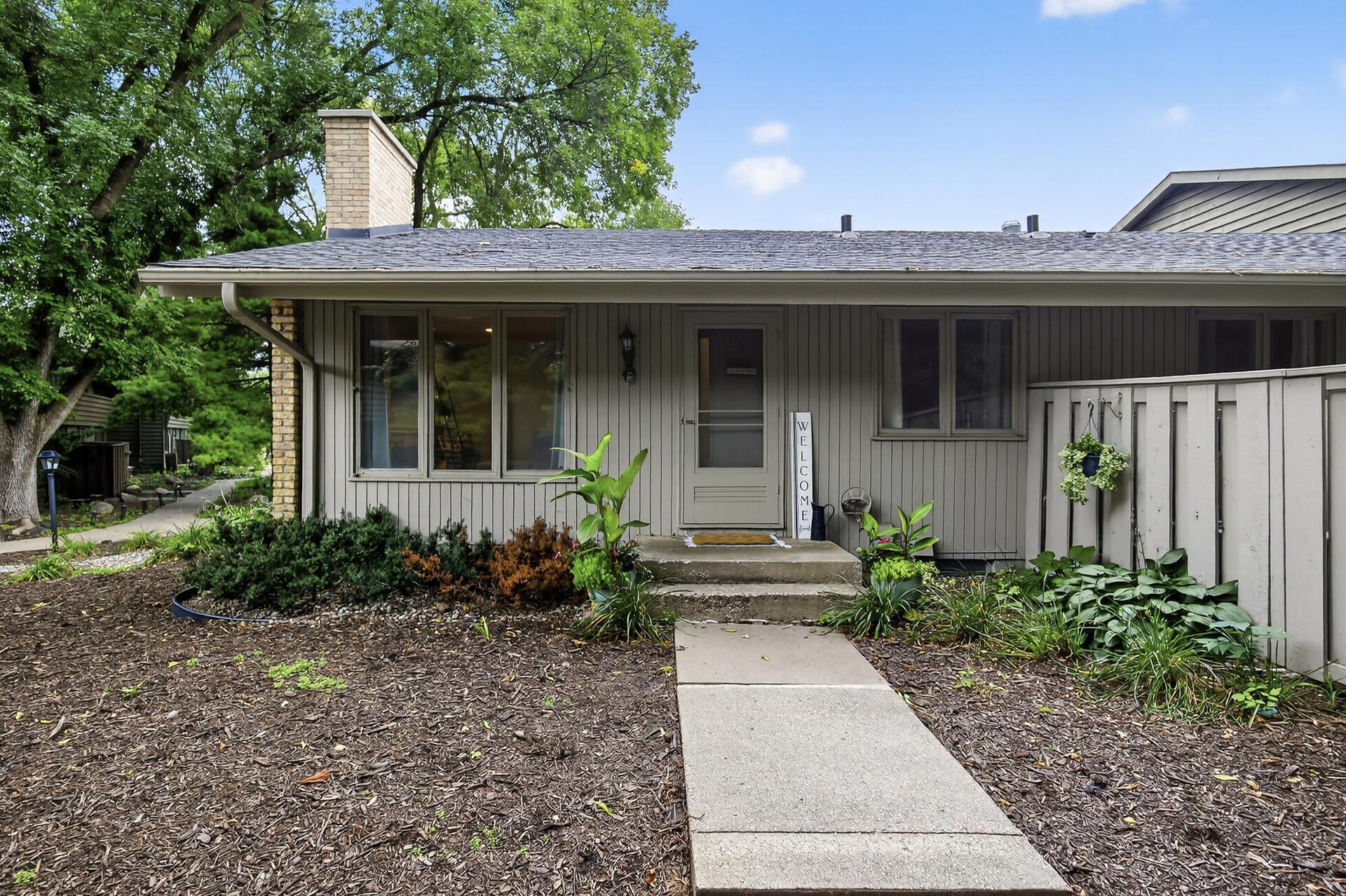 Homes for sale in Burnsville, MN | 44 Walden St, Burnsville, MN 55337 | MLS# 6812860