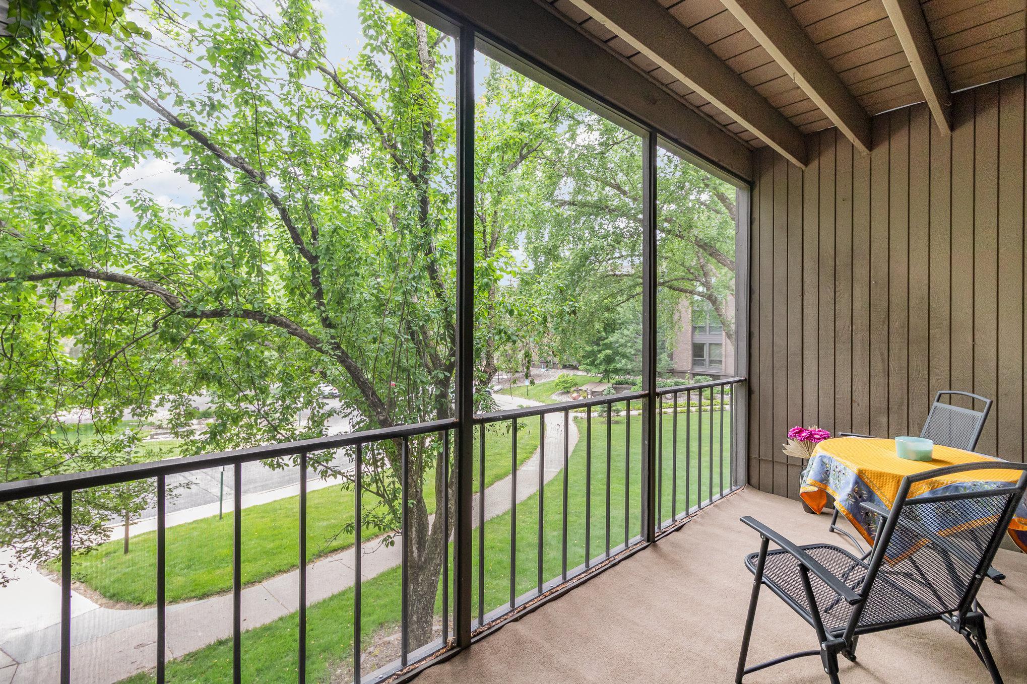 Homes for sale in Edina, MN | 6085 Lincoln Dr #220, Edina, MN 55436 | MLS# 6815232