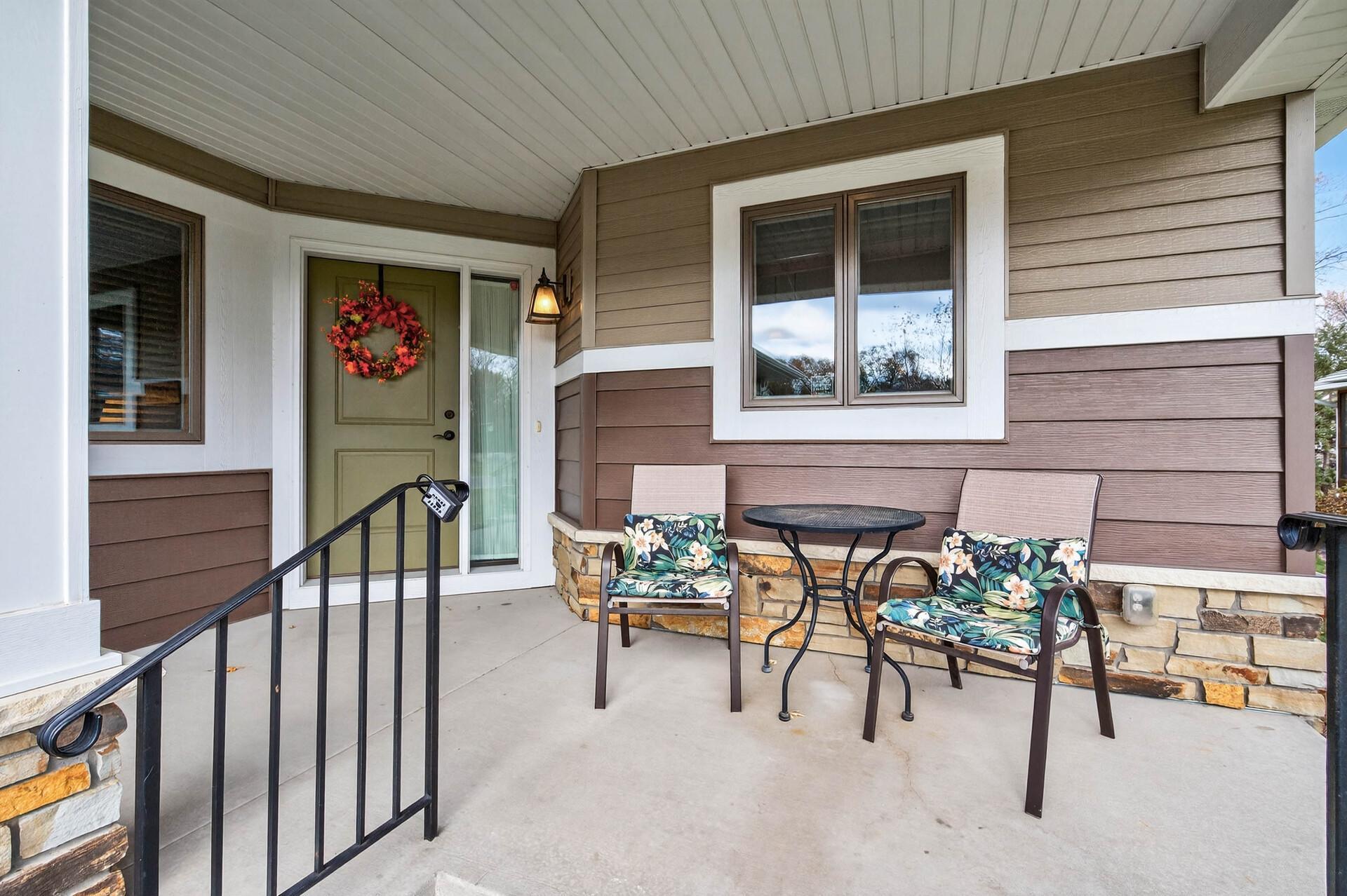 Homes for sale in Oakdale, MN | 2021 Goodview Ave N, Oakdale, MN 55128 | MLS# 6815605