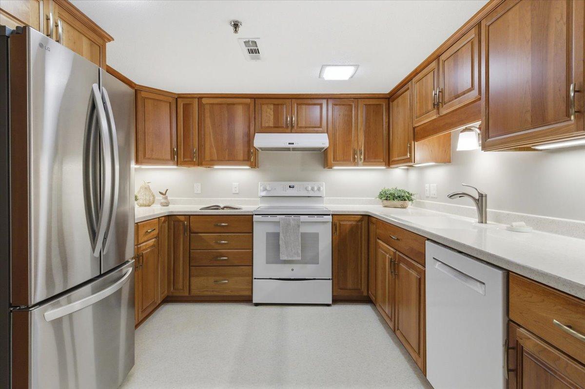 Homes for sale in Rochester, MN | 625 19Th St Nw #103, Rochester, MN 55901 | MLS# 6816381