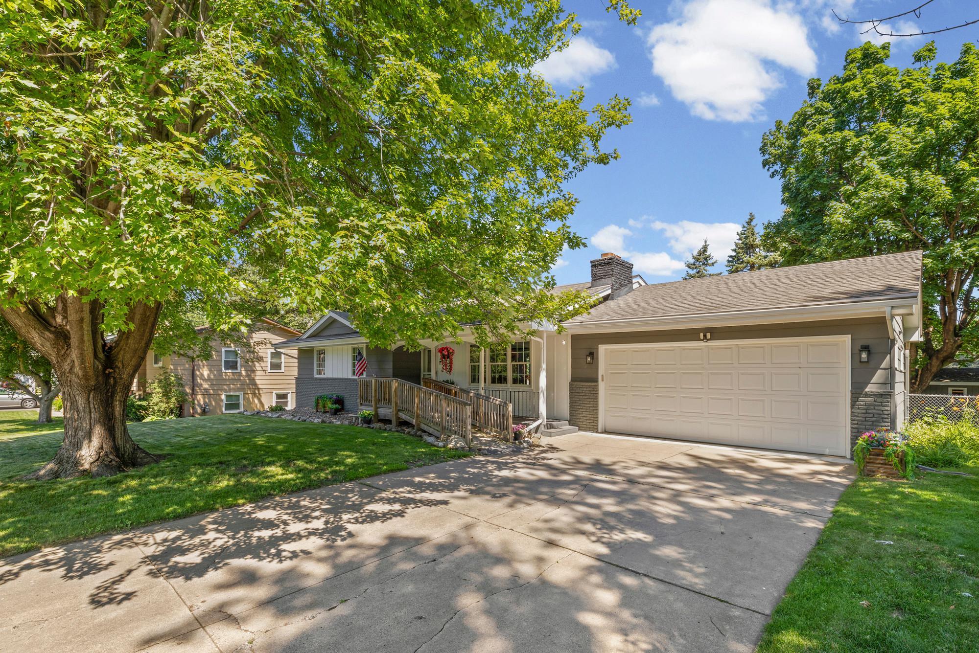2nd image of 8600 Northwood Pkwy, New Hope, MN 55427 | MLS# 6816570