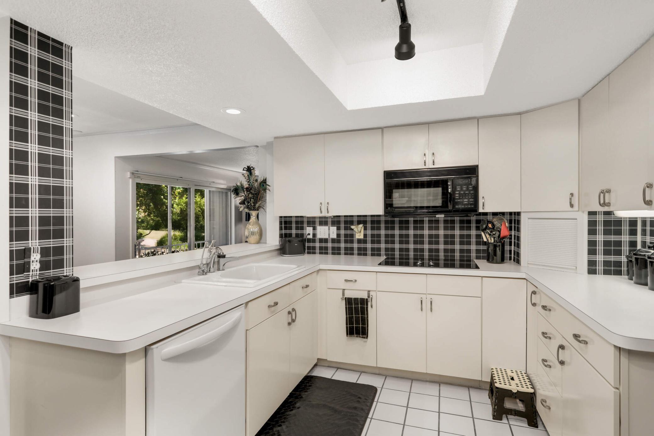 4th image of 6105 Lincoln Dr #136, Minneapolis, MN 55436 | MLS# 6816726