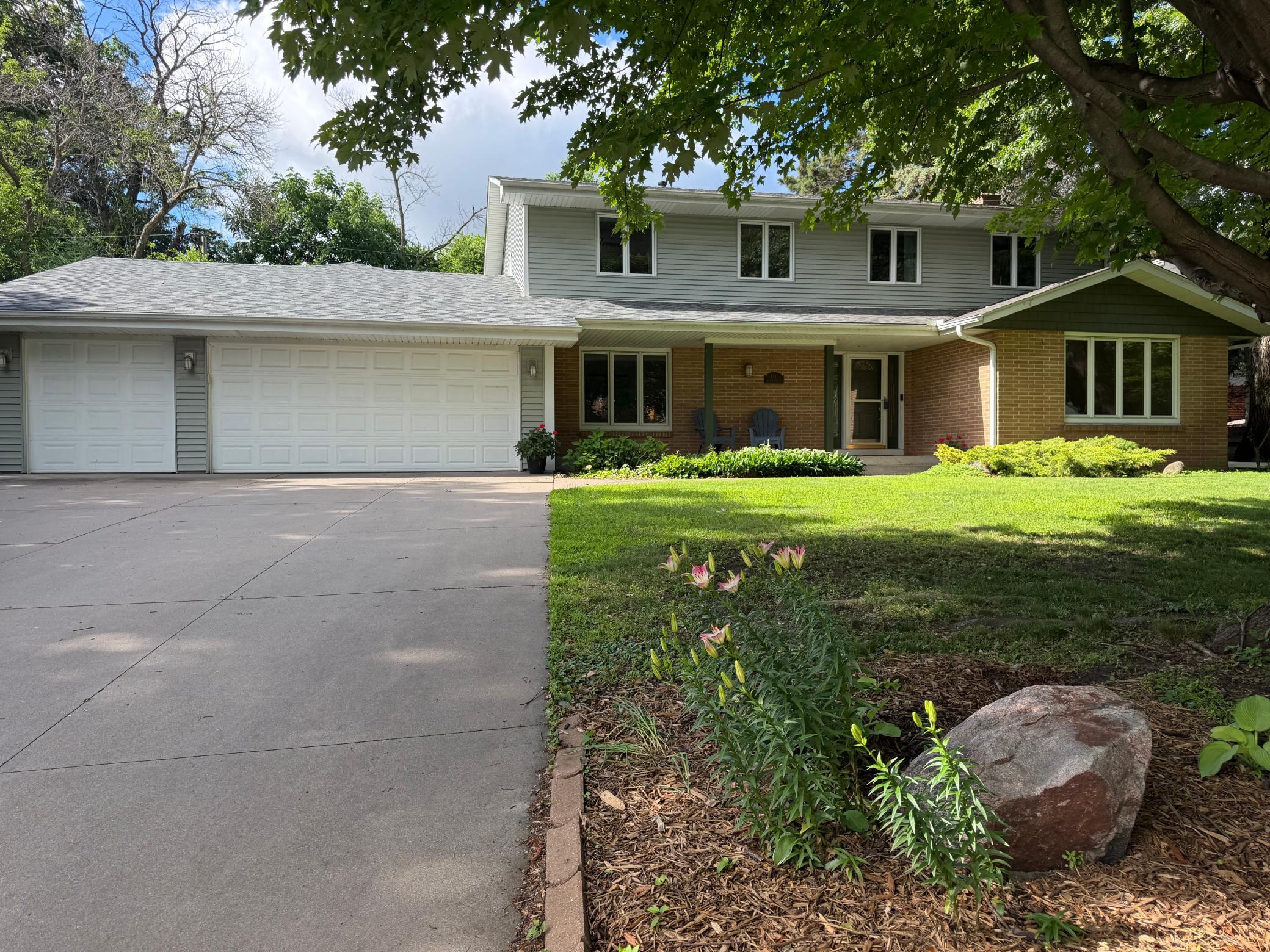3rd image of 8817 Westmoreland Ln, Minneapolis, MN 55426 | MLS# 6819090
