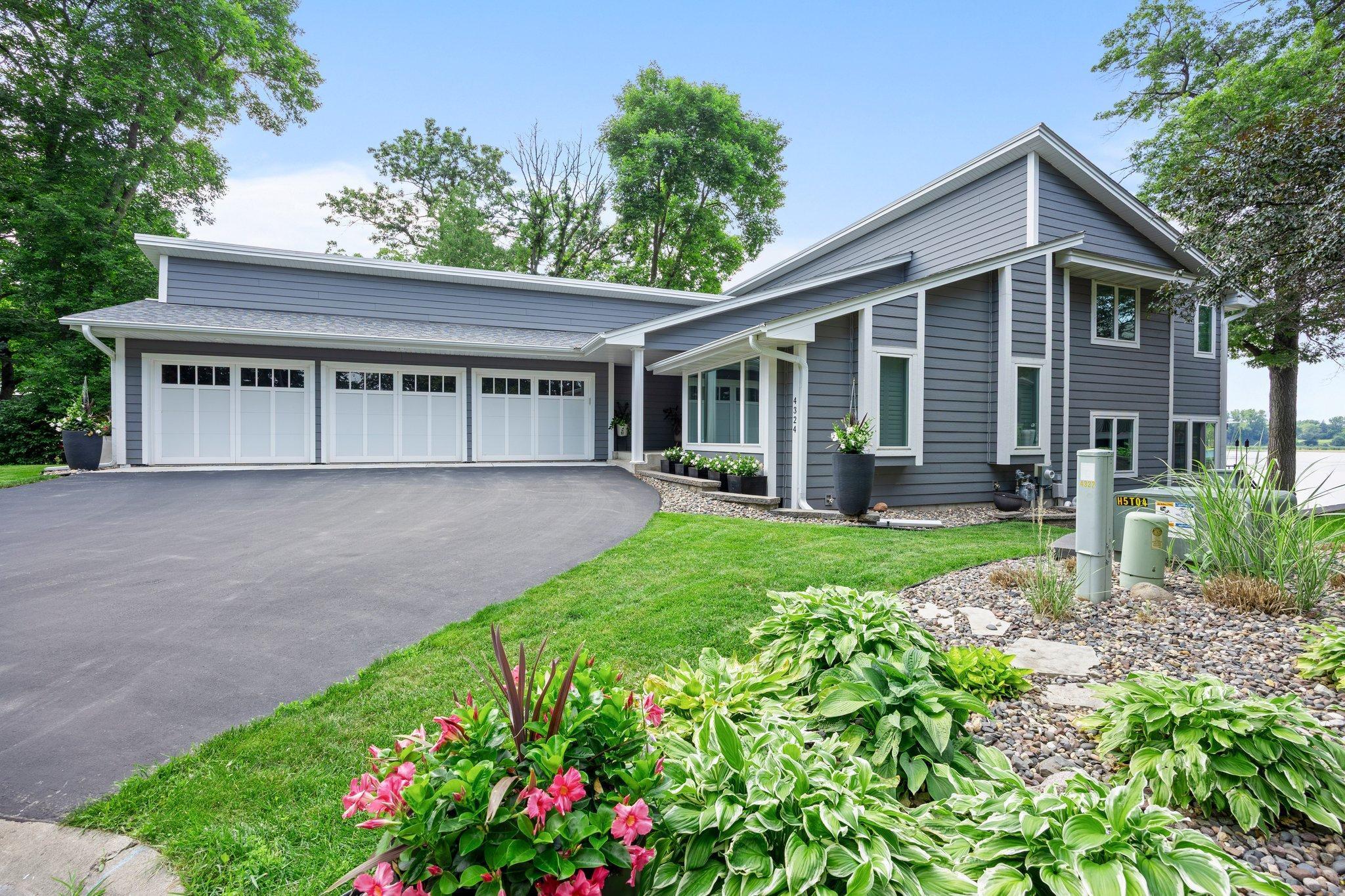 Homes for sale in Shoreview, MN | 4324 Lake Point Ct, Shoreview, MN 55126 | MLS# 6819107