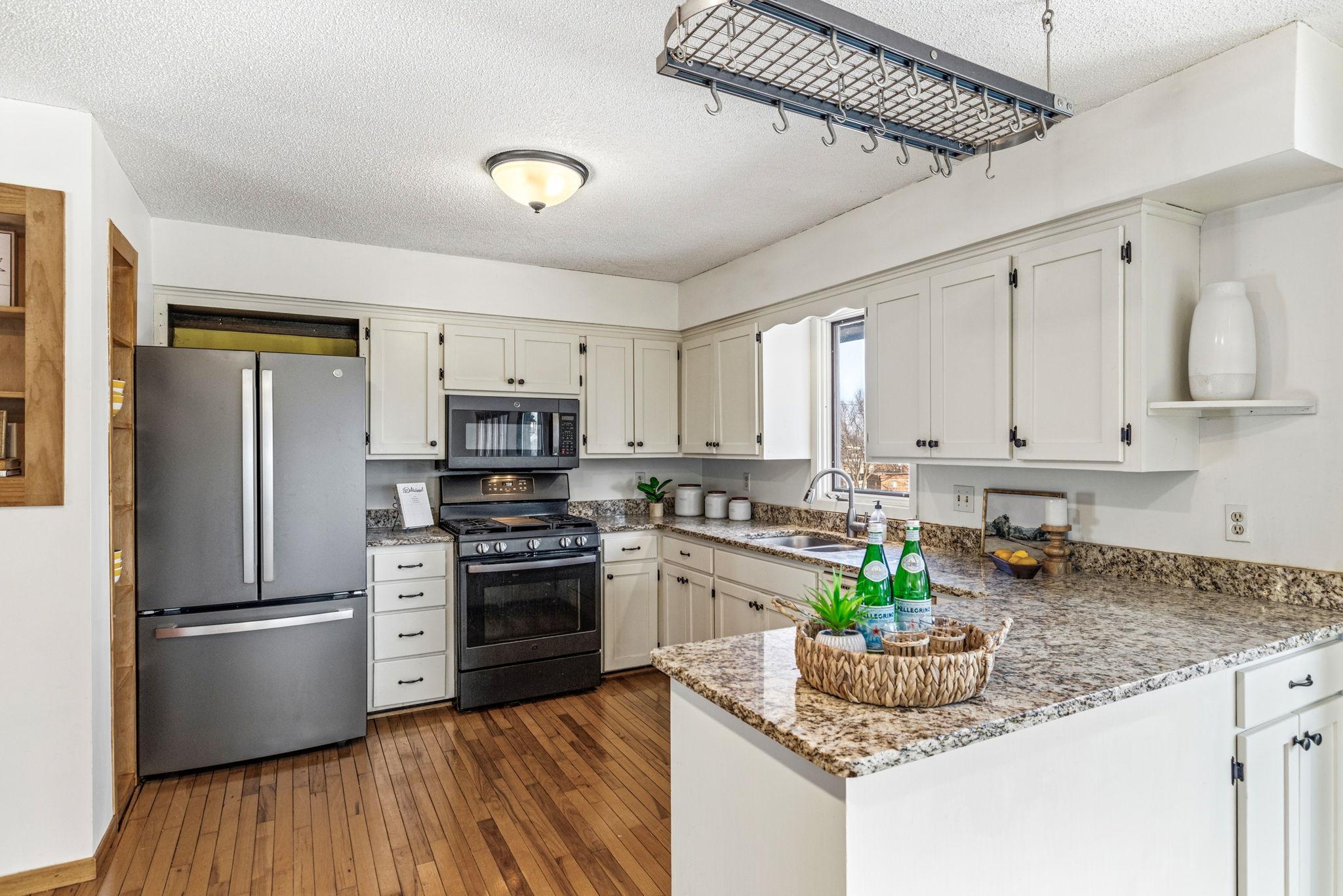 3rd image of 3301 Edgemere Ave, Minneapolis, MN 55418 | MLS# 6819853