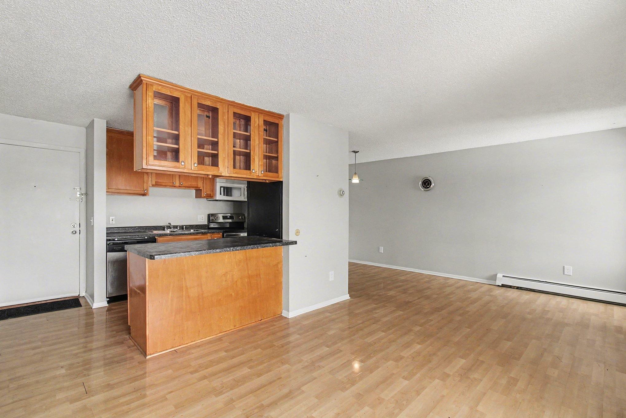 3rd image of 4110 Rahn Rd #201, Saint Paul, MN 55122 | MLS# 6820417