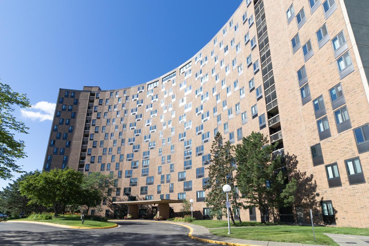 Homes for sale in Saint Paul, MN | 1181 Edgcumbe Rd #406, Saint Paul, MN 55105 | MLS# 6820494