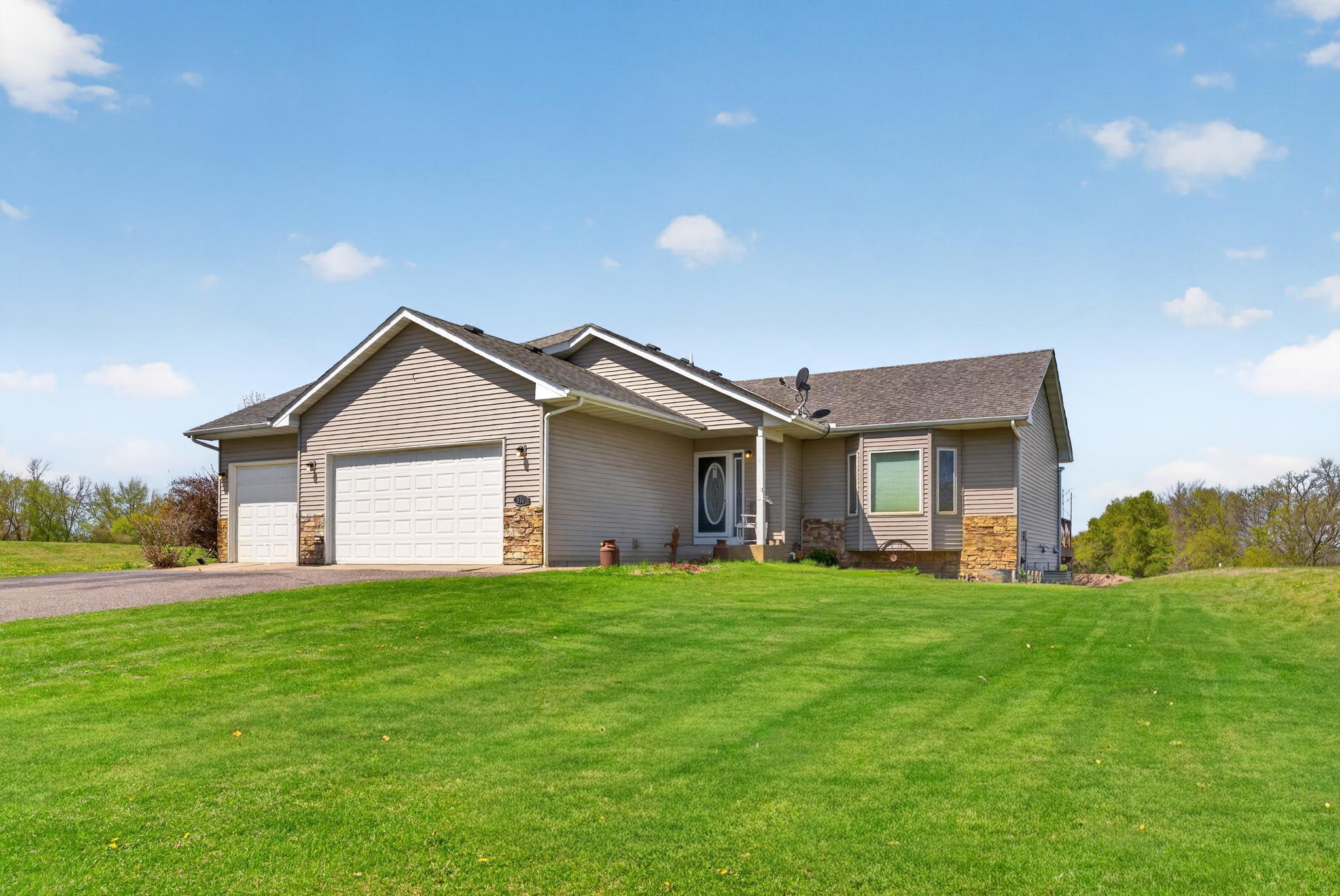 1st image of 860 527Th Cir, Stanchfield, MN 55080 | MLS# 6821105