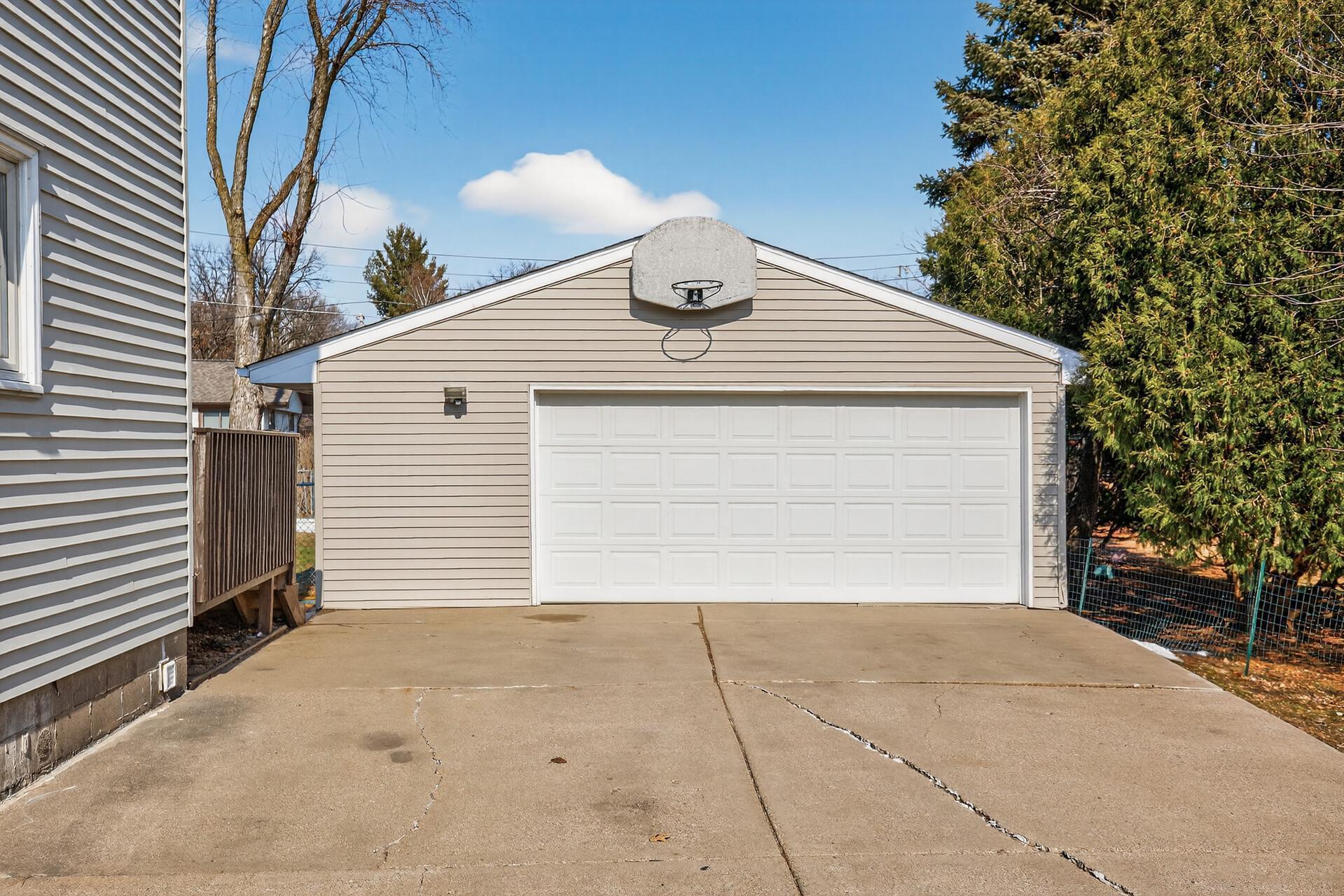 Homes for sale in North Saint Paul, MN | 2067 Mesabi Ave, North Saint Paul, MN 55109 | MLS# 6821443