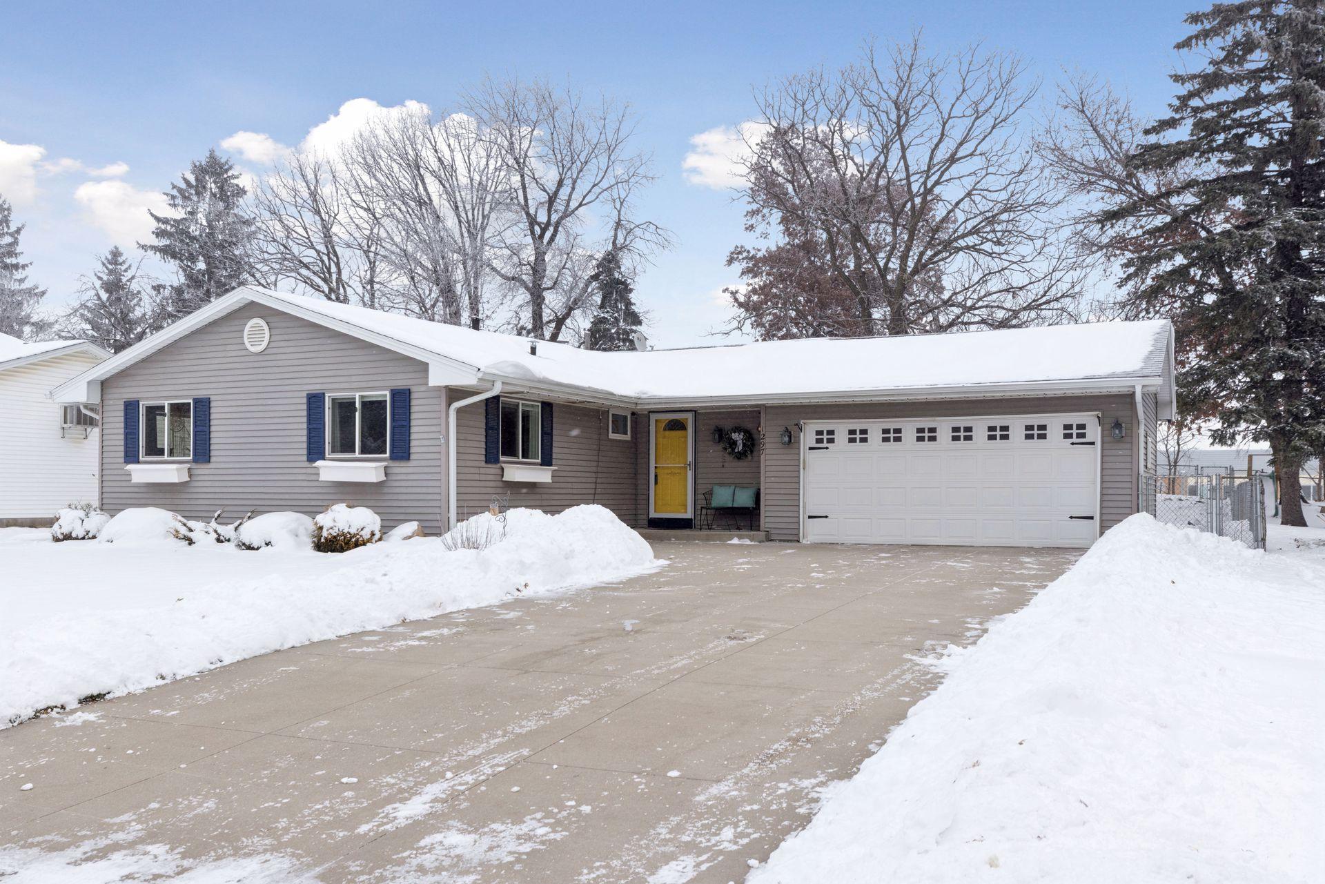 Homes for sale in Woodbury, MN | 1297 Pinewood Dr, Woodbury, MN 55125 | MLS# 6821694