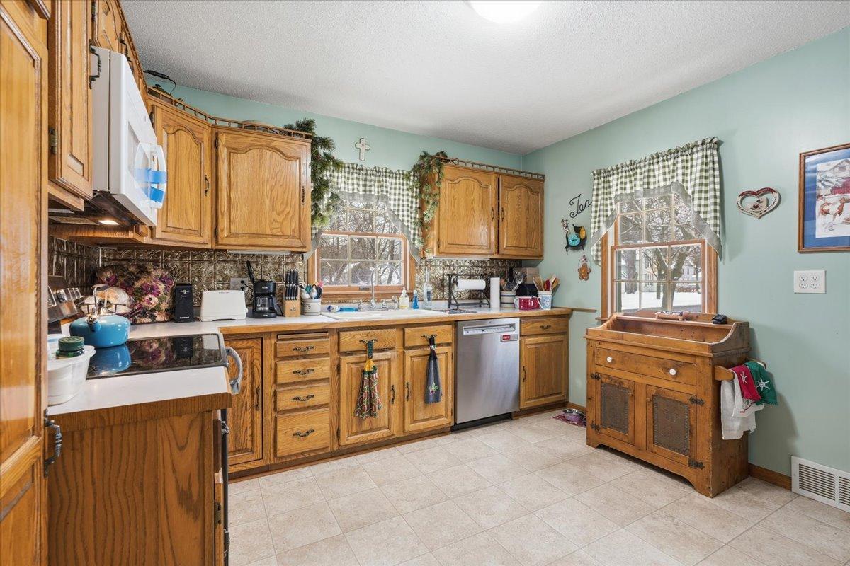 Homes for sale in River Falls, WI | 326 N 3Rd St, River Falls, WI 54022 | MLS# 6823788