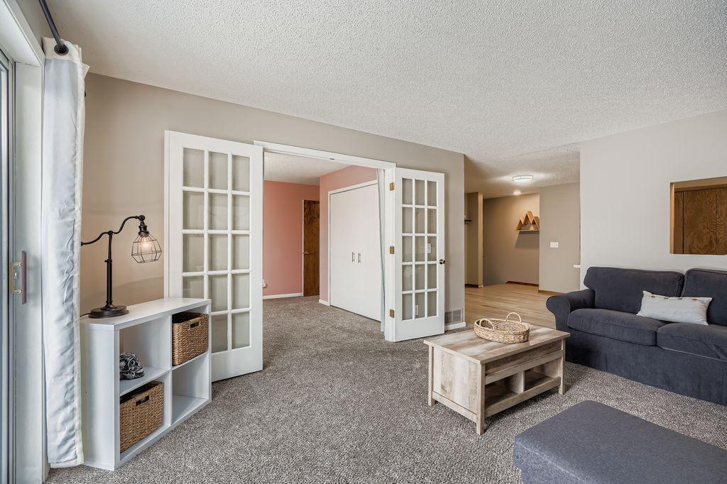 Homes for sale in Vadnais Heights, MN | 927 Pond View Ct, Vadnais Heights, MN 55127 | MLS# 6824092