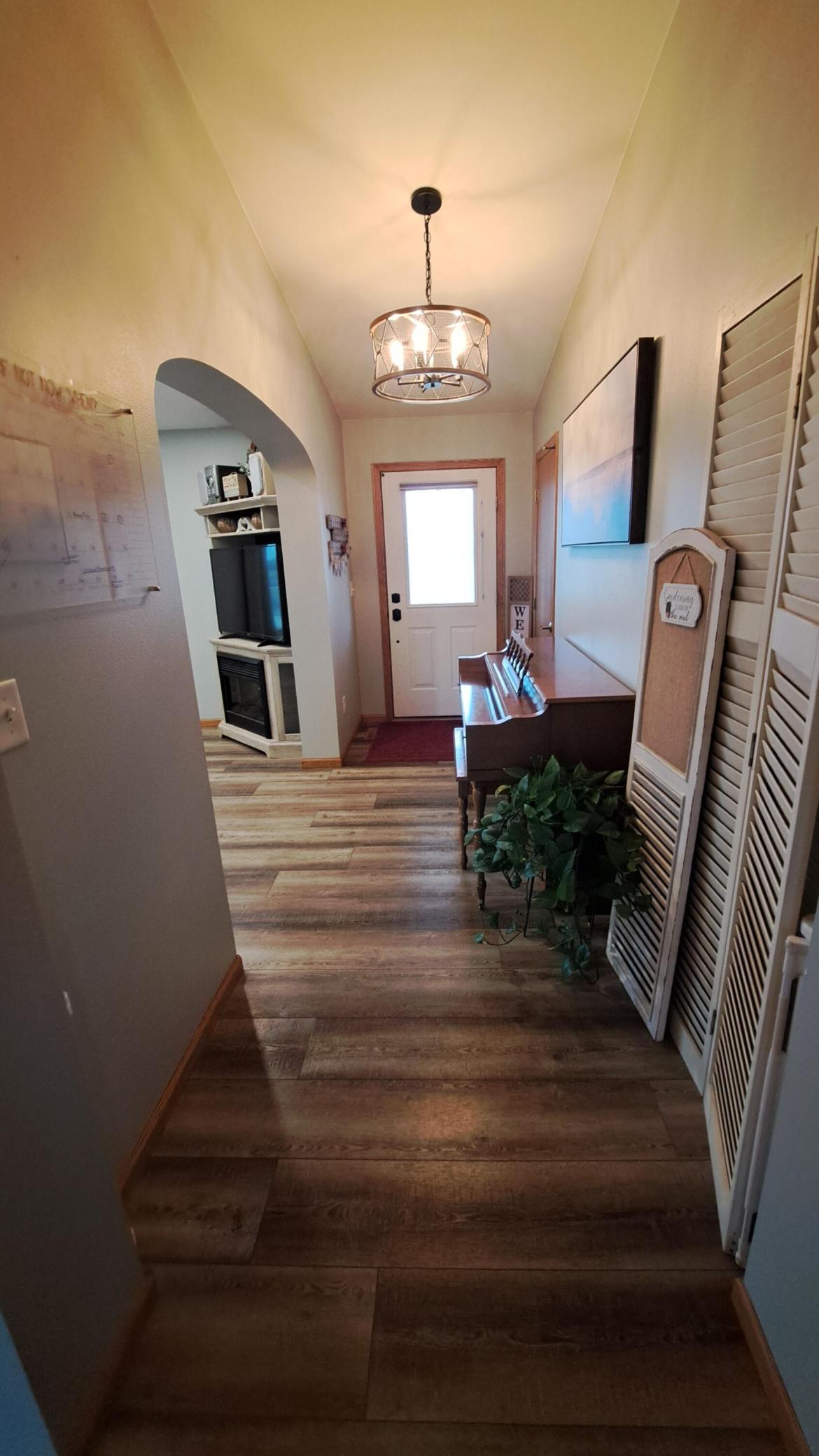 Homes for sale in Elbow Lake, MN | 1016 2Nd St Ne, Elbow Lake, MN 56531 | MLS# 6824426