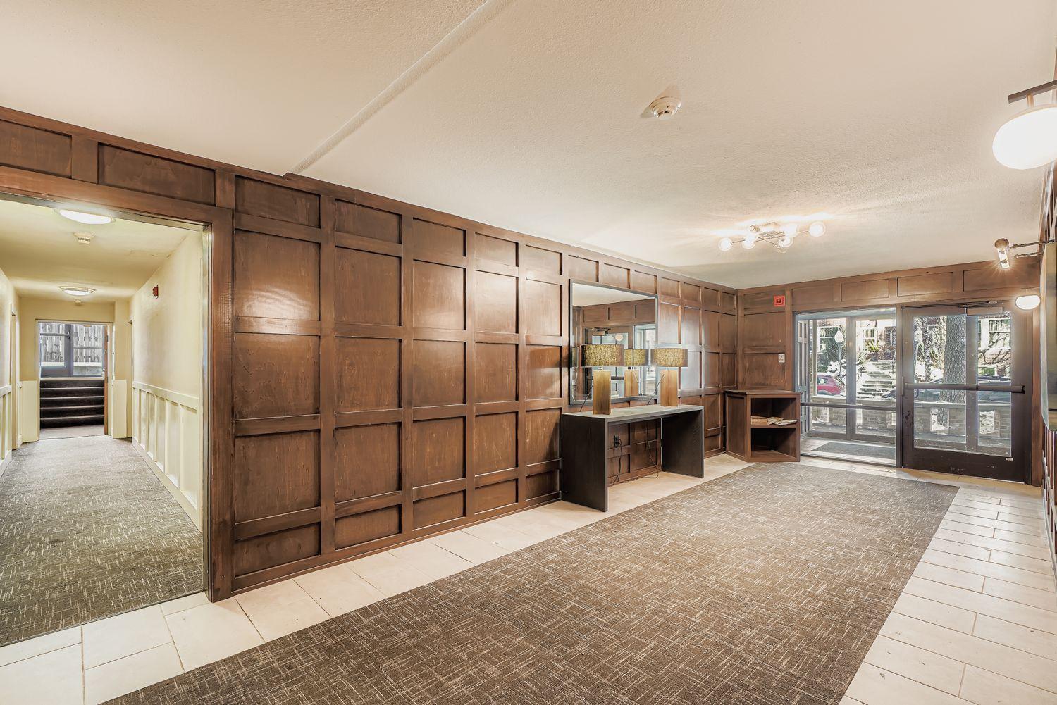 2nd image of 1912 Dupont Ave S #407, Minneapolis, MN 55403 | MLS# 6825501