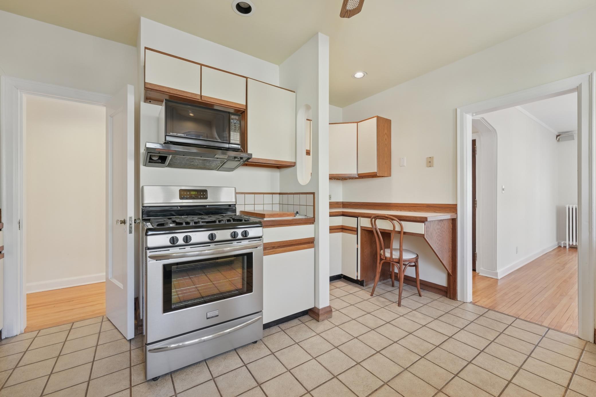 5th image of 1721 Humboldt Ave S, Minneapolis, MN 55403 | MLS# 6825659