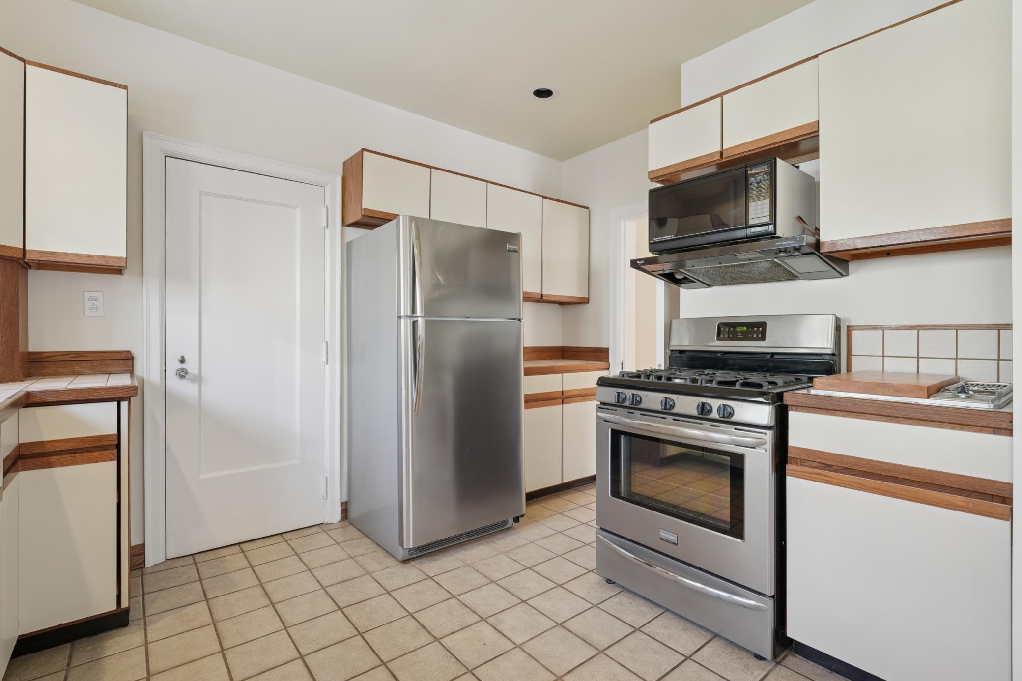 4th image of 1721 Humboldt Ave S, Minneapolis, MN 55403 | MLS# 6825659