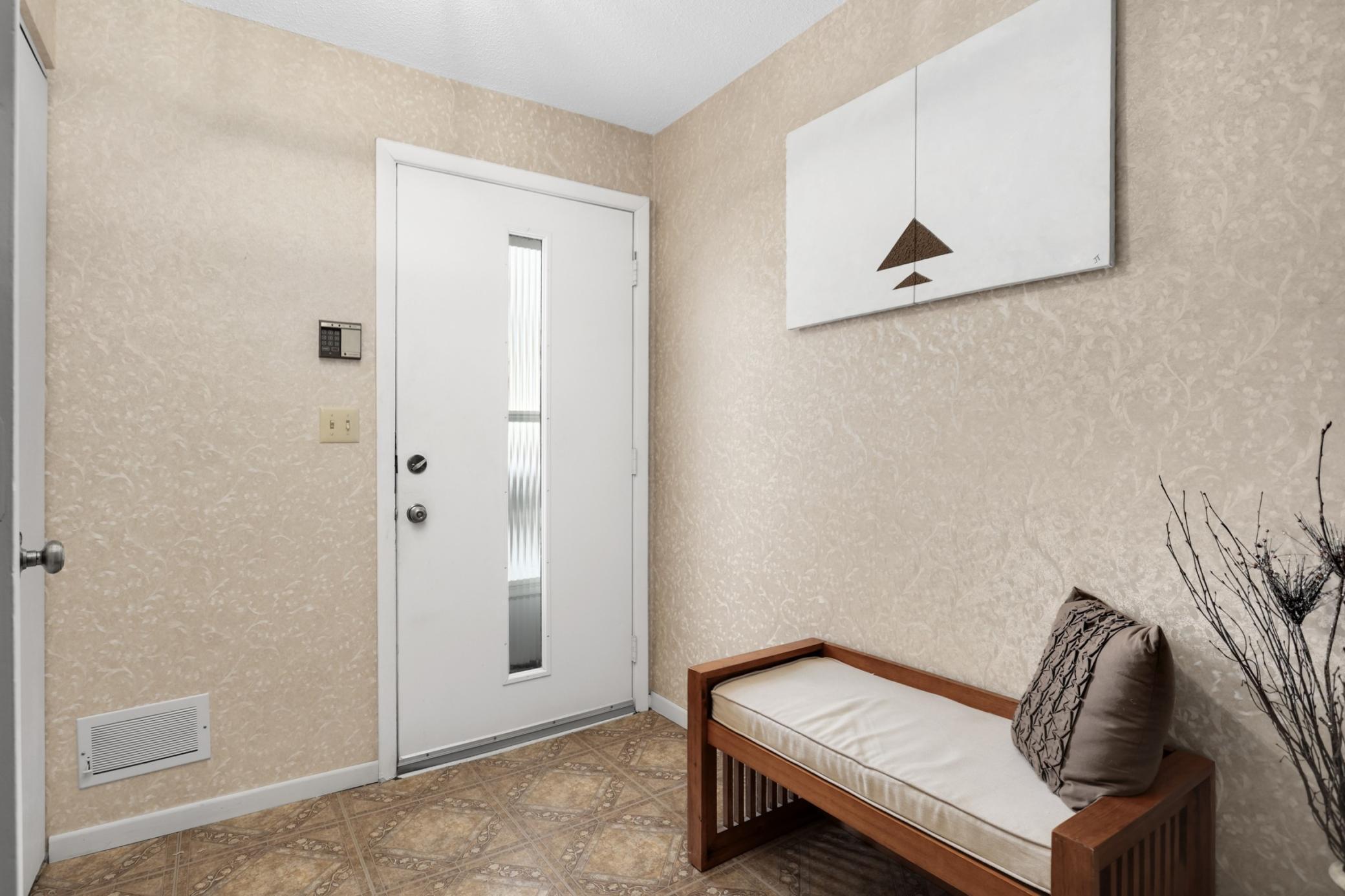 Homes for sale in Maplewood, MN | 2328 Dorland Ct E, Maplewood, MN 55119 | MLS# 6825673