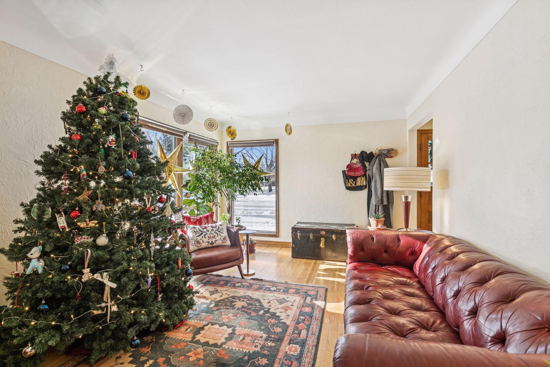 Homes for sale in Roseville, MN | 711 Grandview Ave W, Roseville, MN 55113 | MLS# 6825802