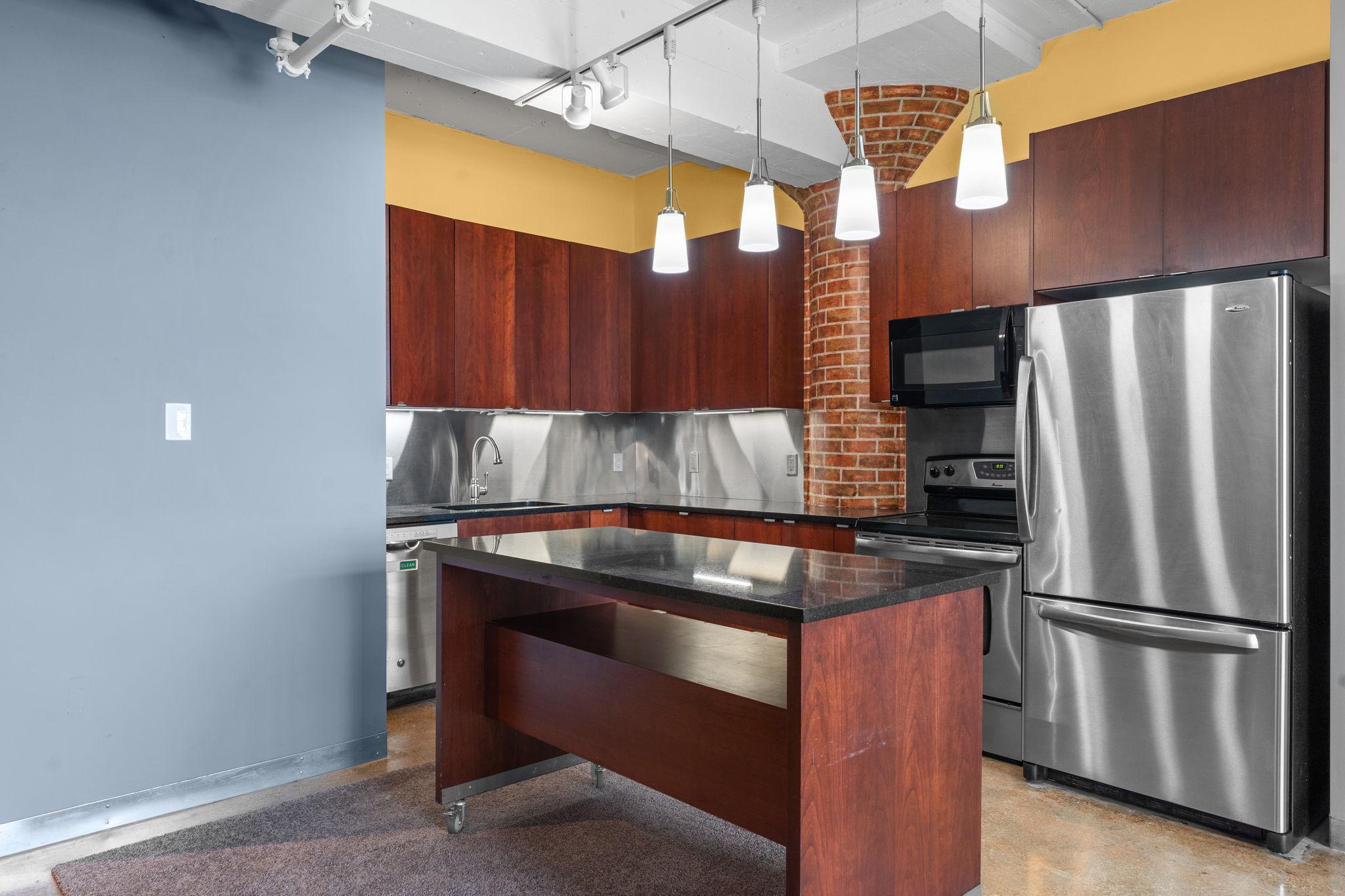 Homes for sale in Minneapolis, MN | 2929 Chicago Ave #917, Minneapolis, MN 55407 | MLS# 6825815