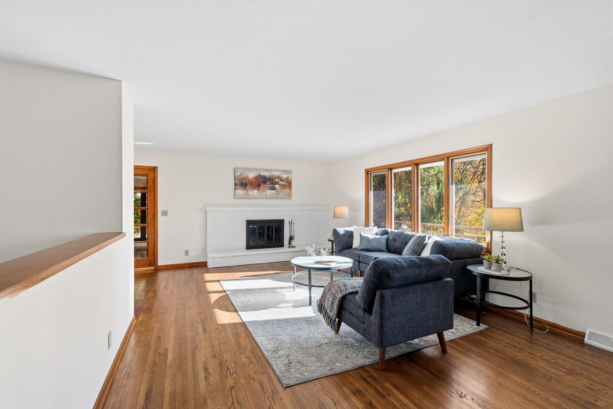 Homes for sale in Eden Prairie, MN | 15701 Oak Ridge Rd, Eden Prairie, MN 55346 | MLS# 6826268