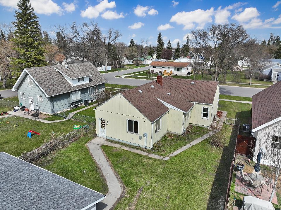 3rd image of 939 Duluth Ave N, Thief River Falls, MN 56701 | MLS# 6826615