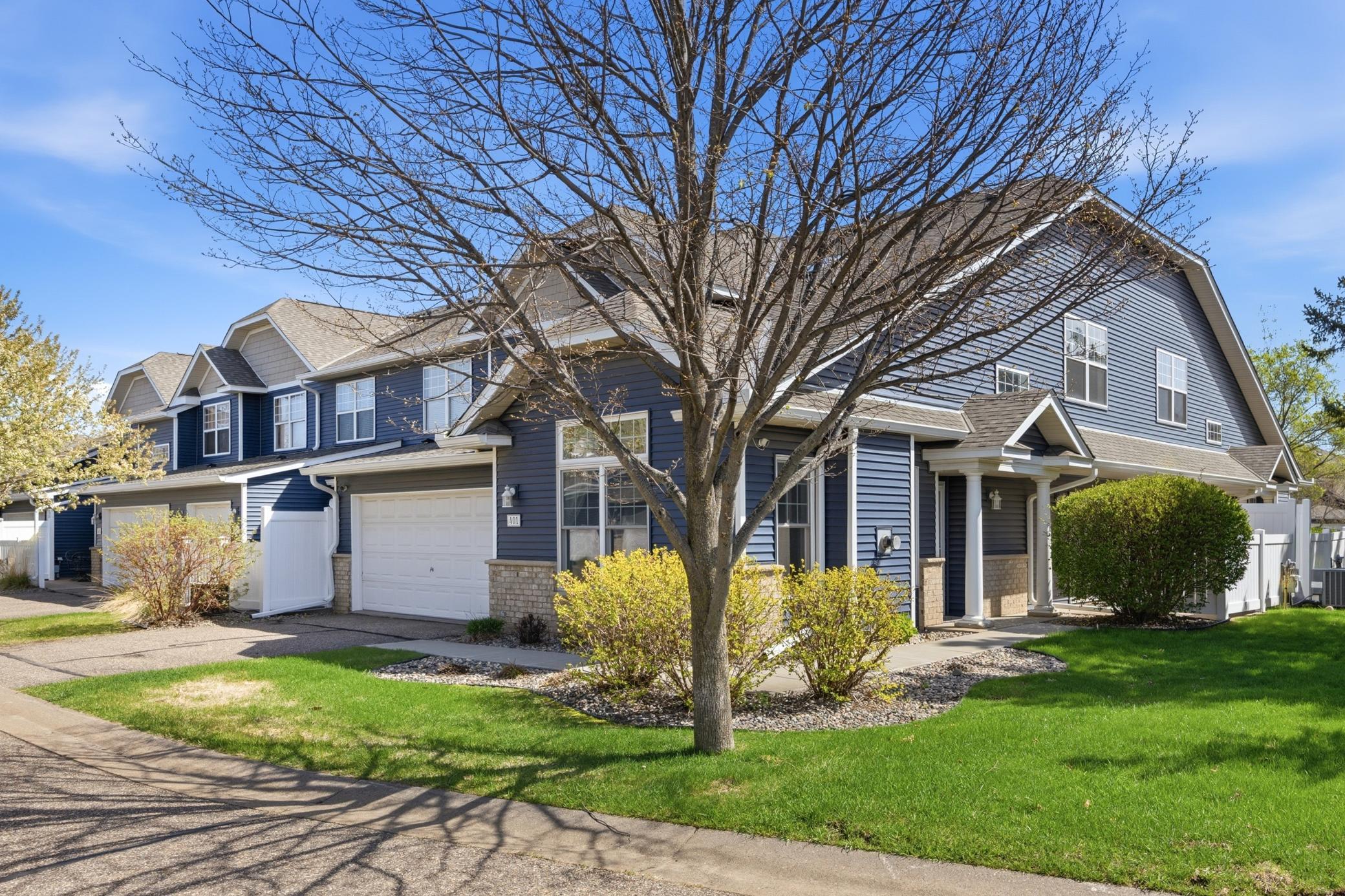 Homes for sale in Oakdale, MN | 401 Hickory Ln N, Oakdale, MN 55128 | MLS# 7000327
