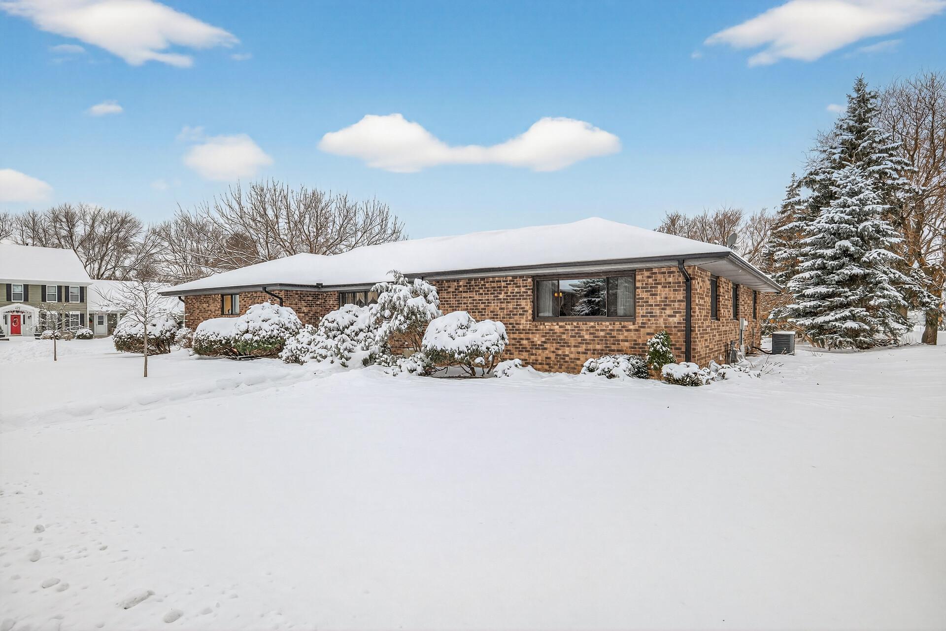 Homes for sale in West Saint Paul, MN | 1885 Heather Ct, West Saint Paul, MN 55118 | MLS# 7000567