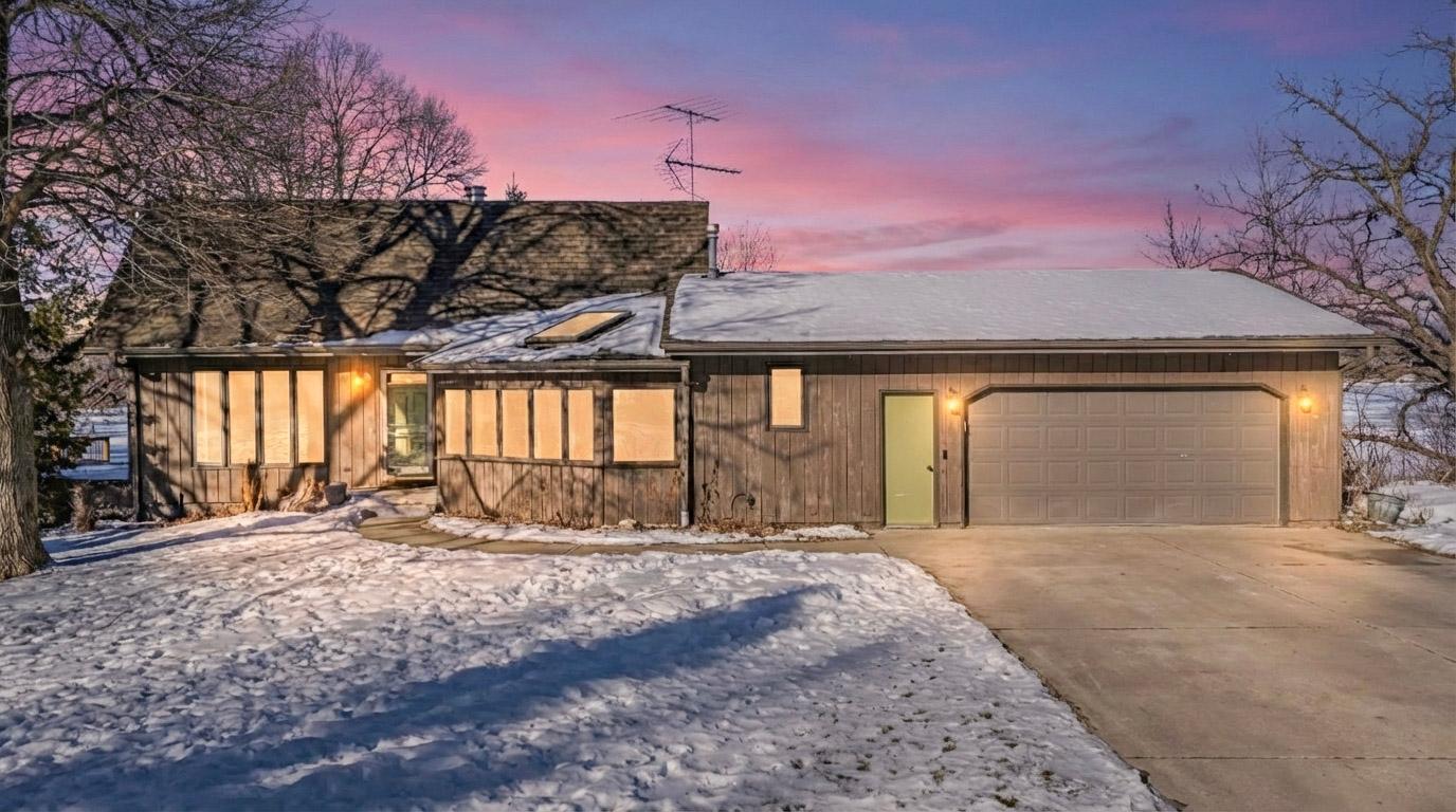 Homes for sale in Le Center, MN | 40453 Lake Volney Ln, Le Center, MN 56057 | MLS# 7001389