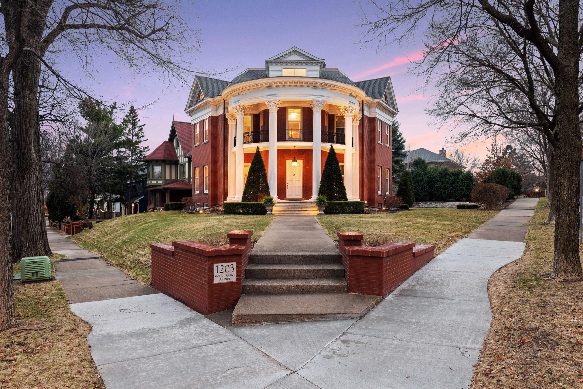 Homes for sale in Minneapolis, MN | 1203 Mount Curve Ave, Minneapolis, MN 55403 | MLS# 7001491