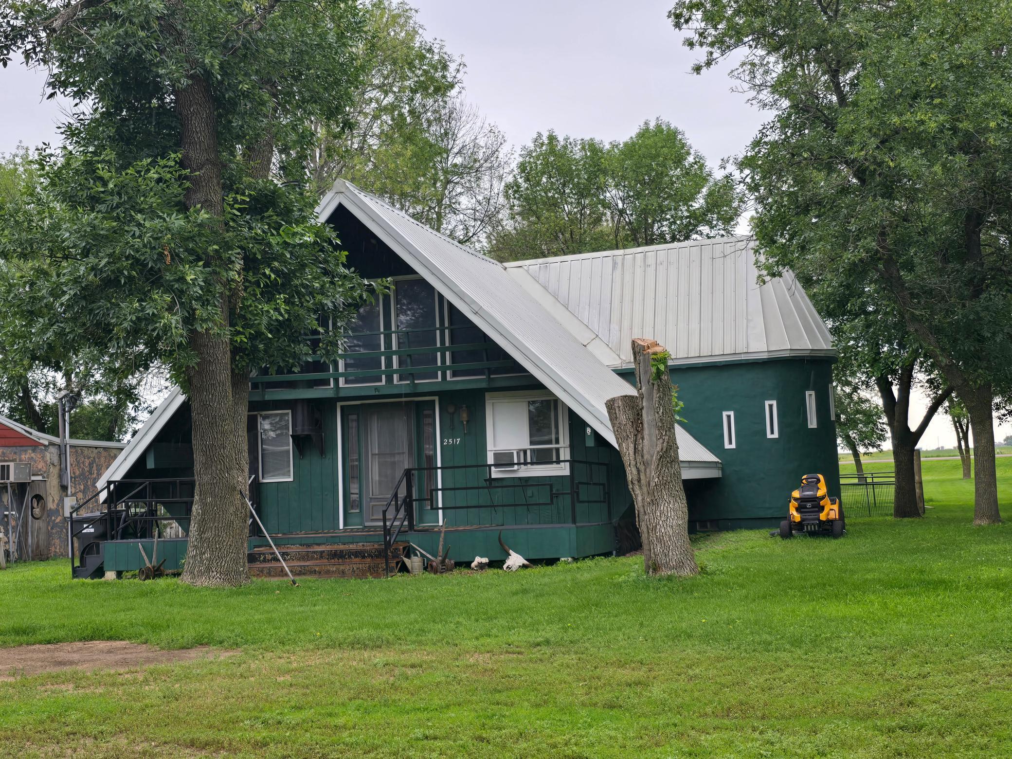 Homes for sale in Worthington, MN | 2517 East Ave, Worthington, MN 56187 | MLS# 7001933
