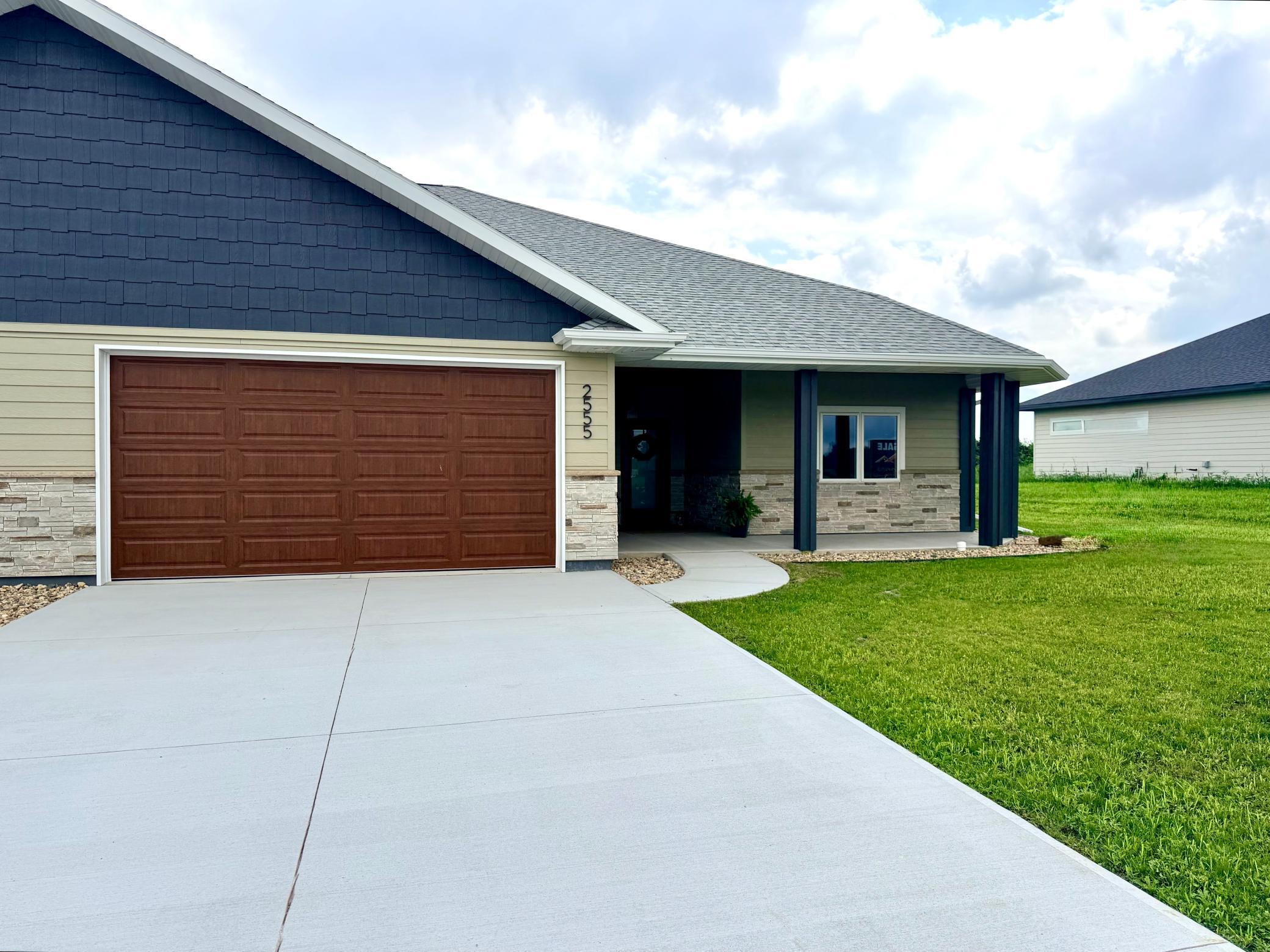 Homes for sale in Worthington, MN | 2555 Sutherland Dr, Worthington, MN 56187 | MLS# 7003147