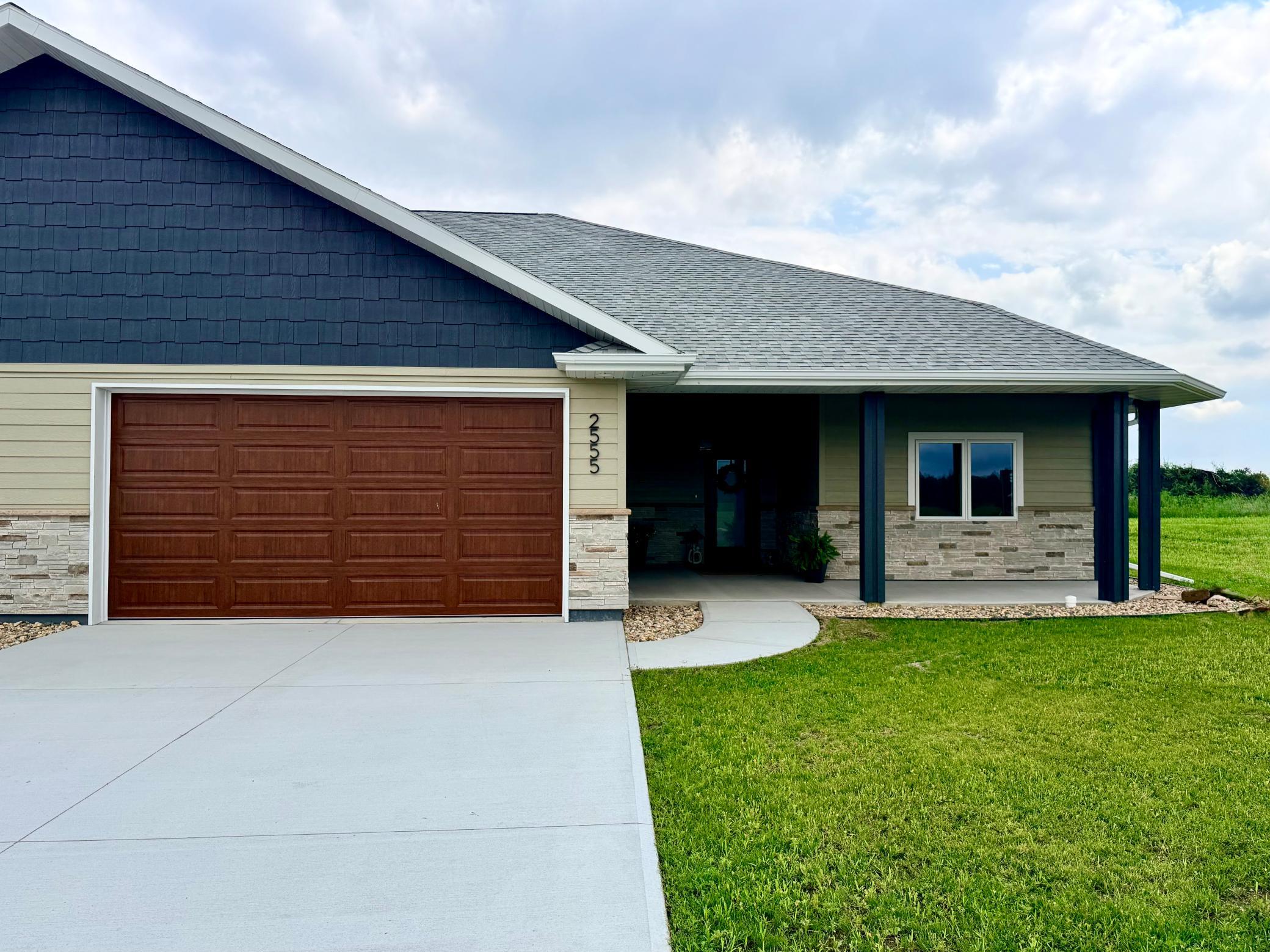 Homes for sale in Worthington, MN | 2555 Sutherland Dr, Worthington, MN 56187 | MLS# 7003147