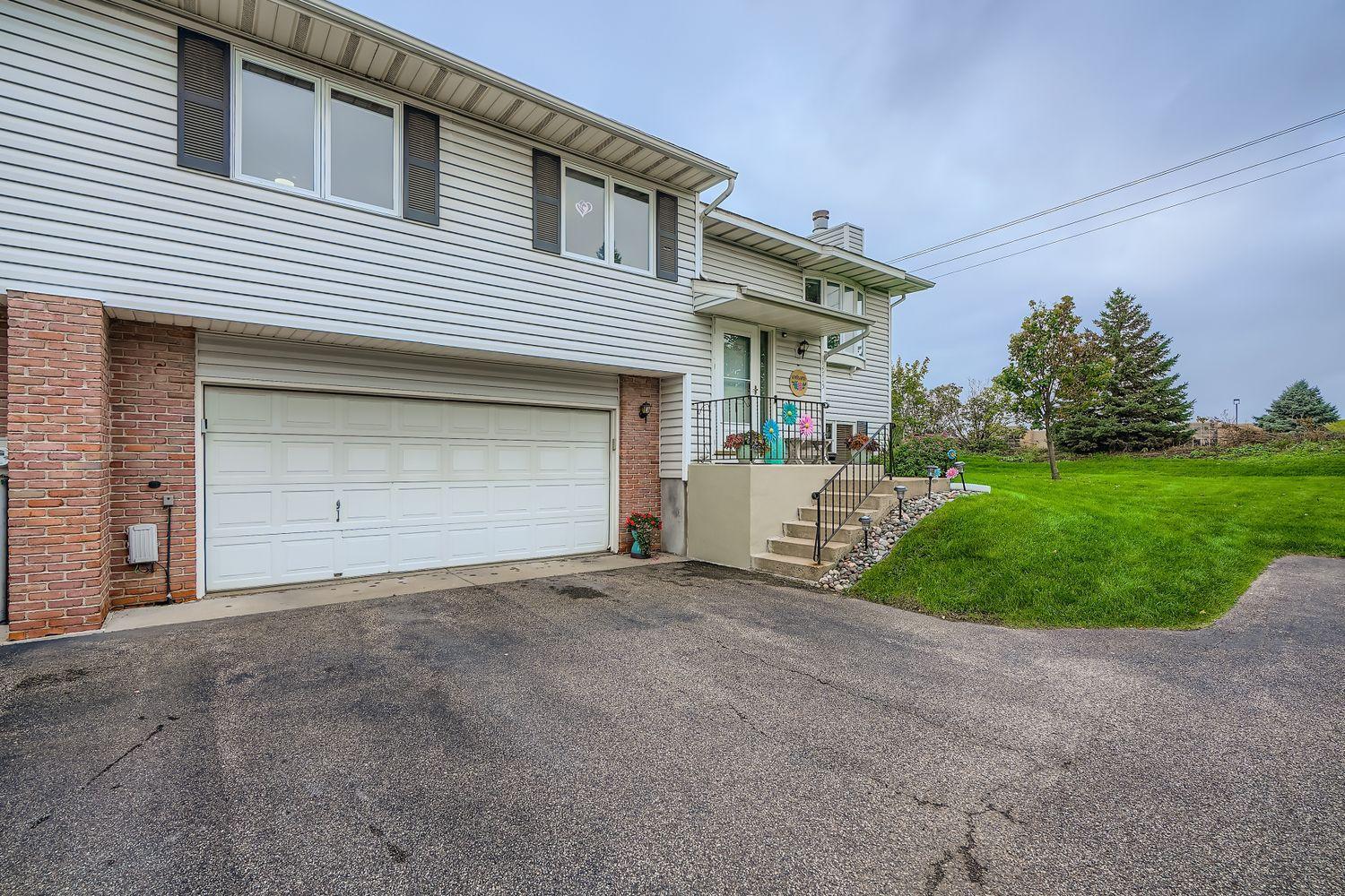 Homes for sale in Apple Valley, MN | 14715 Endicott Wy, Apple Valley, MN 55124 | MLS# 7003779