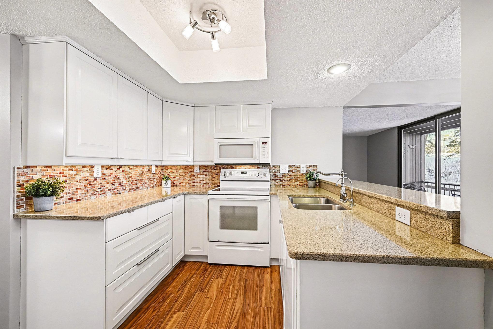 Homes for sale in Edina, MN | 6085 Lincoln Dr #122, Edina, MN 55436 | MLS# 7004560