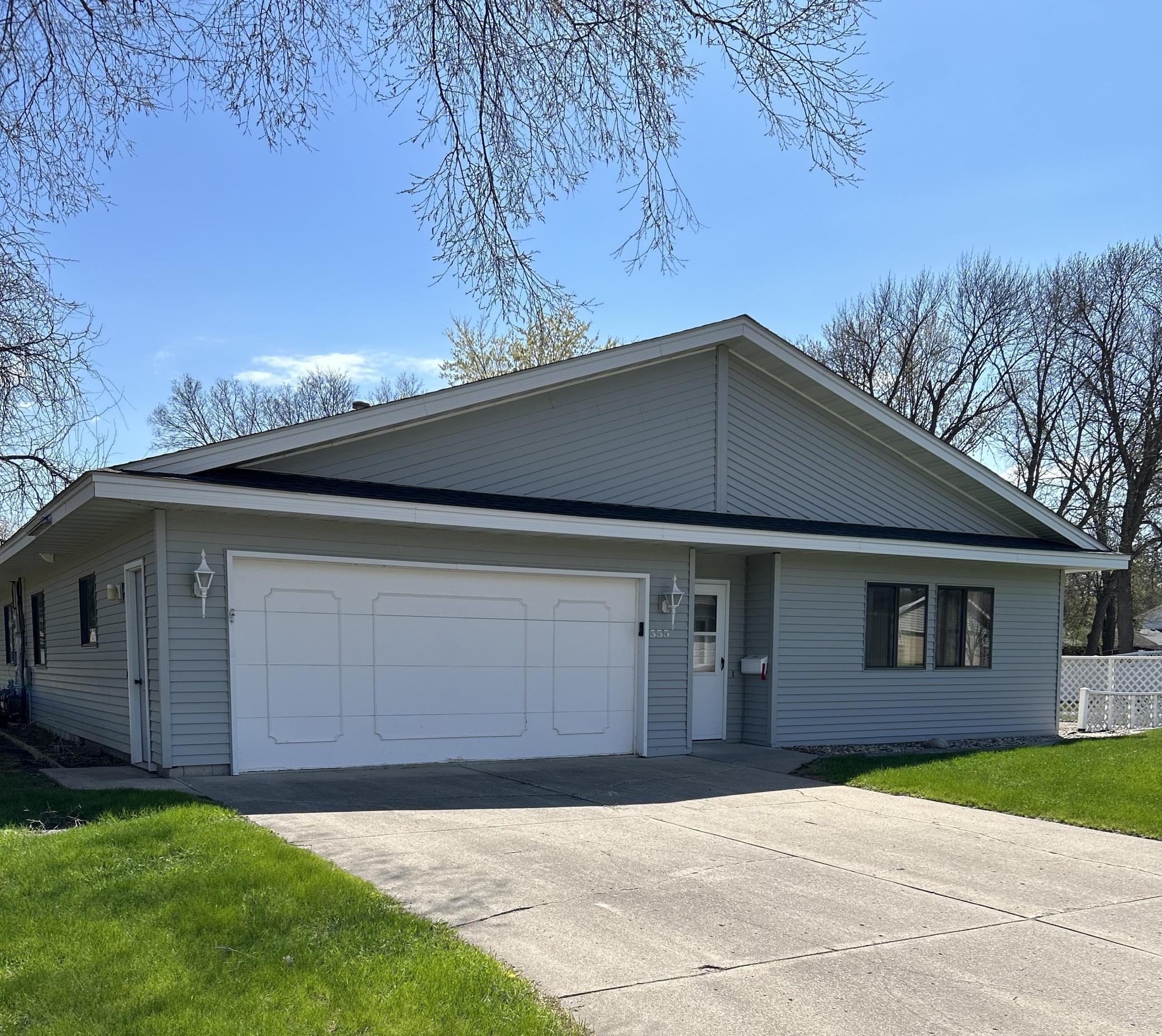 Homes for sale in Hutchinson, MN | 555 Graham St Sw, Hutchinson, MN 55350 | MLS# 7004667