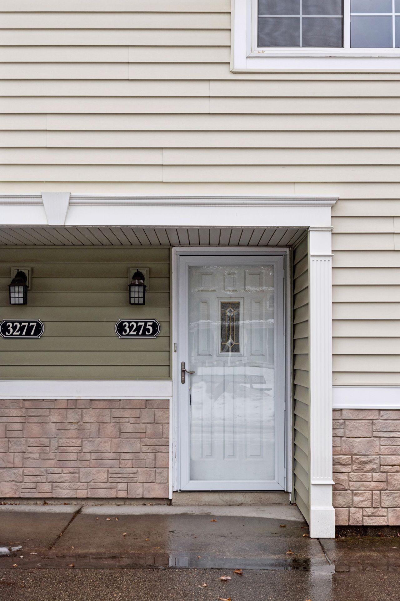 Homes for sale in Eagan, MN | 3275 Hill Ridge Dr #29, Eagan, MN 55121 | MLS# 7004980