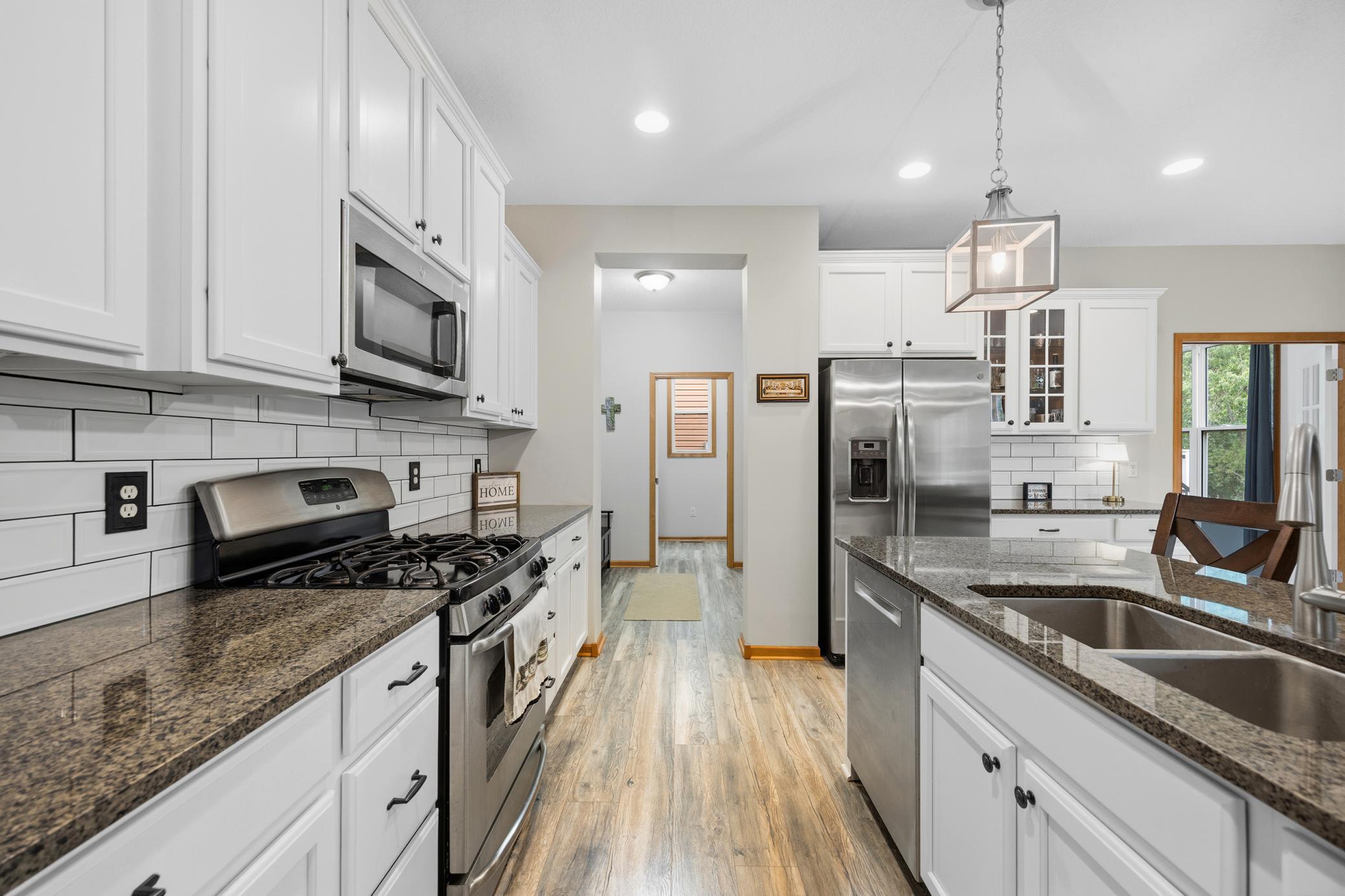 5th image of 10067 Toledo Dr N, Brooklyn Park, MN 55443 | MLS# 7006964