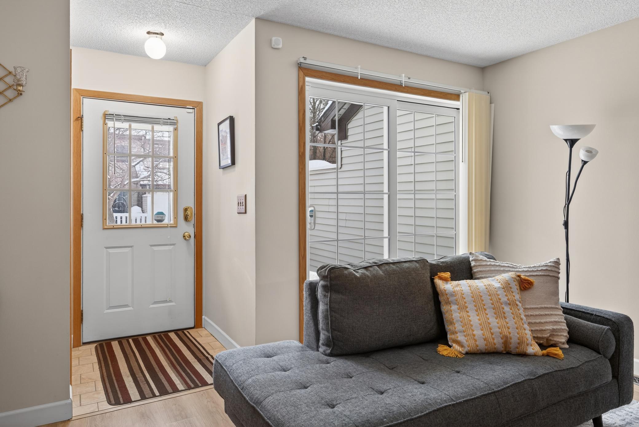 Homes for sale in Shoreview, MN | 4065 Wilshire Cir #8, Shoreview, MN 55126 | MLS# 7007422