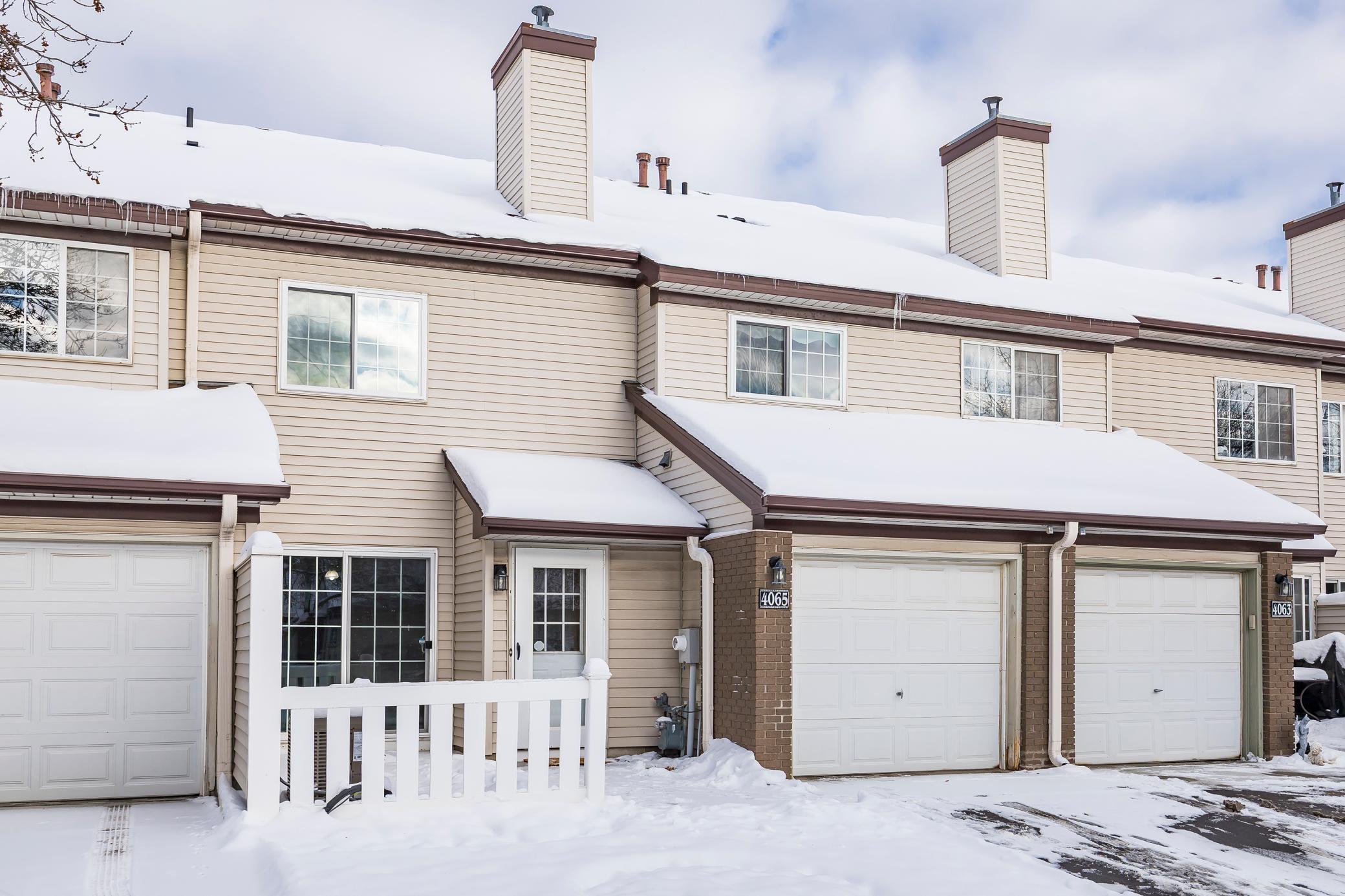 Homes for sale in Shoreview, MN | 4065 Wilshire Cir #8, Shoreview, MN 55126 | MLS# 7007422