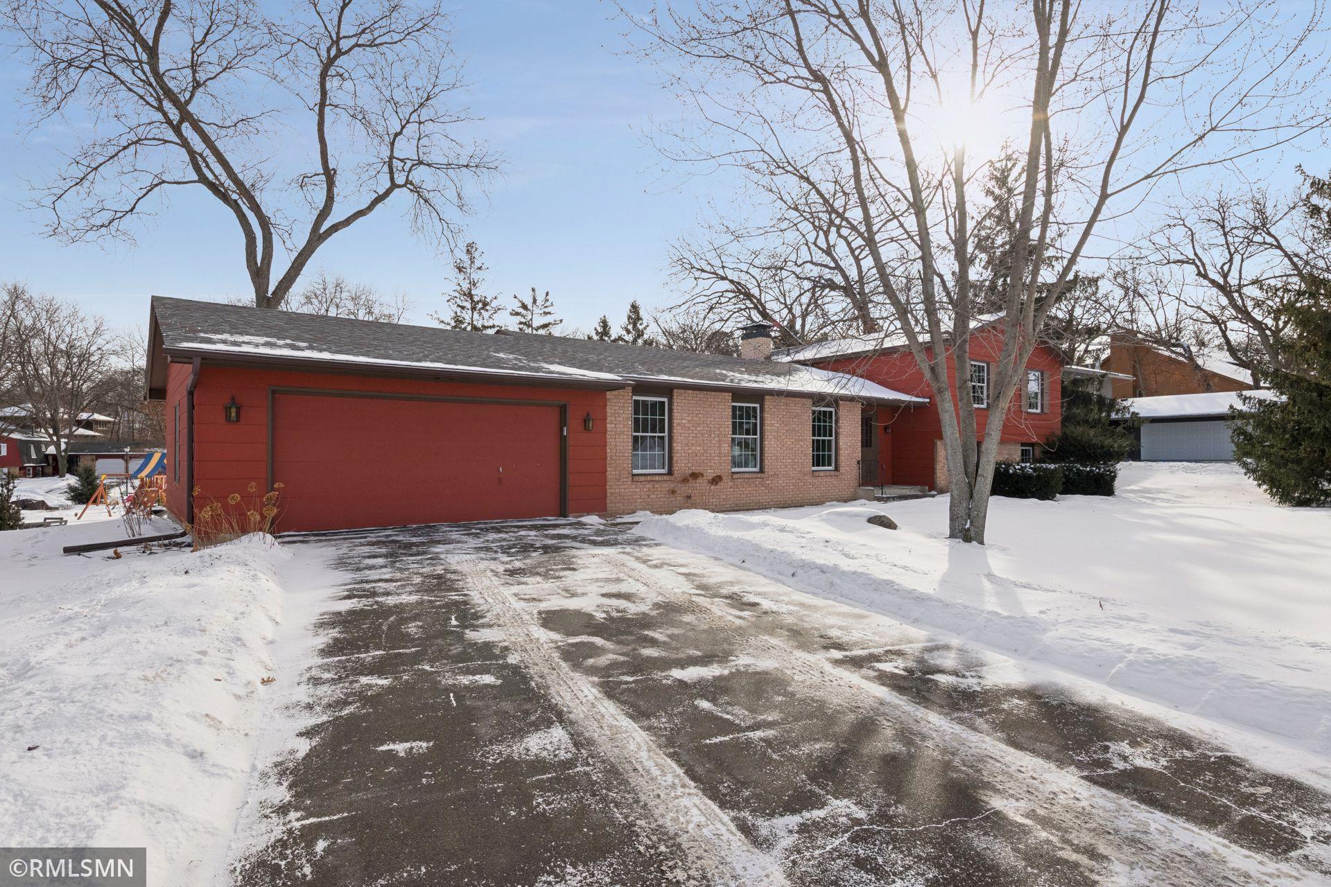 Homes for sale in Eagan, MN | 1304 Wilderness Run Dr, Eagan, MN 55123 | MLS# 7008616