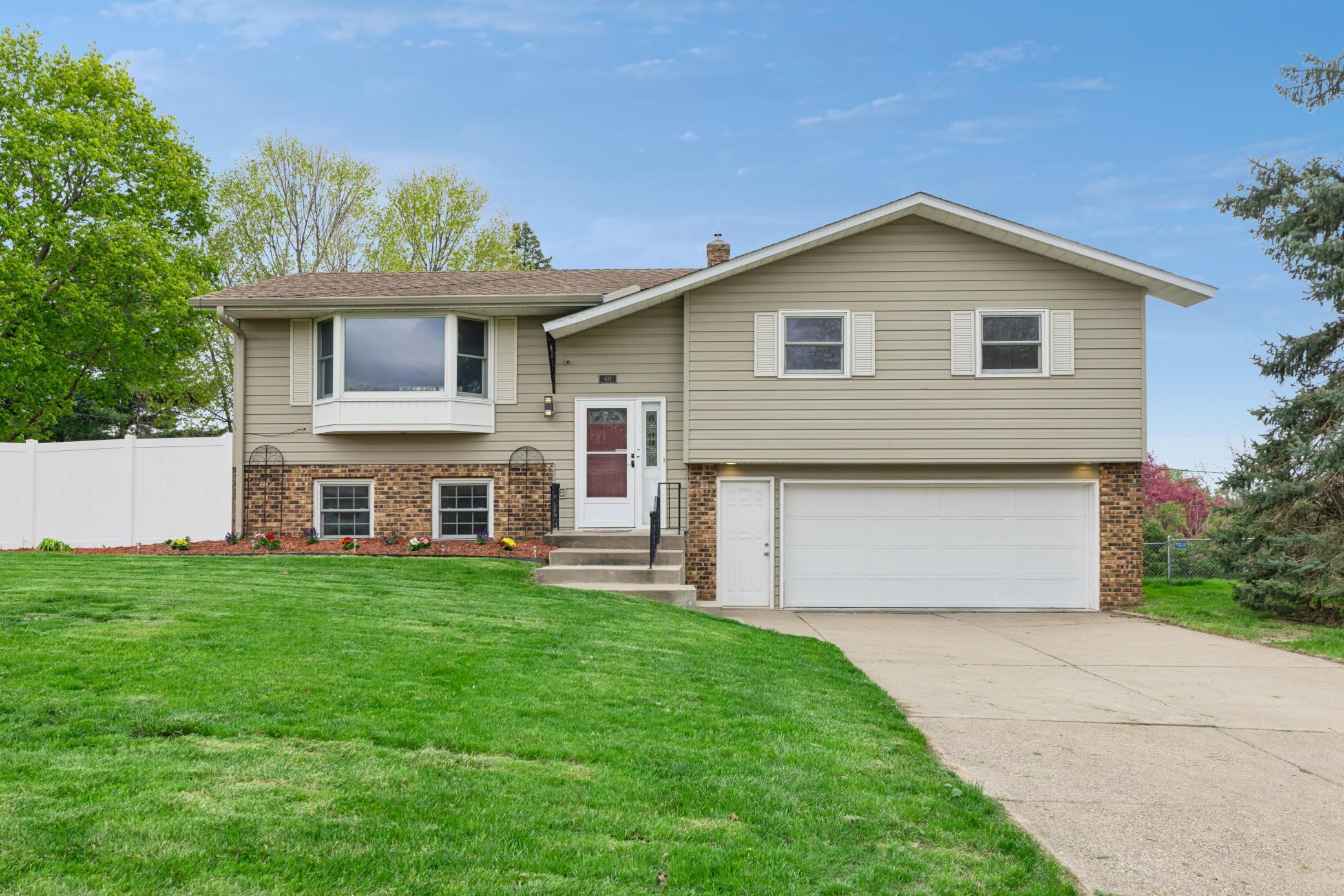 Homes for sale in Oakdale, MN | 631 Greenway Ave N, Oakdale, MN 55128 | MLS# 7008778