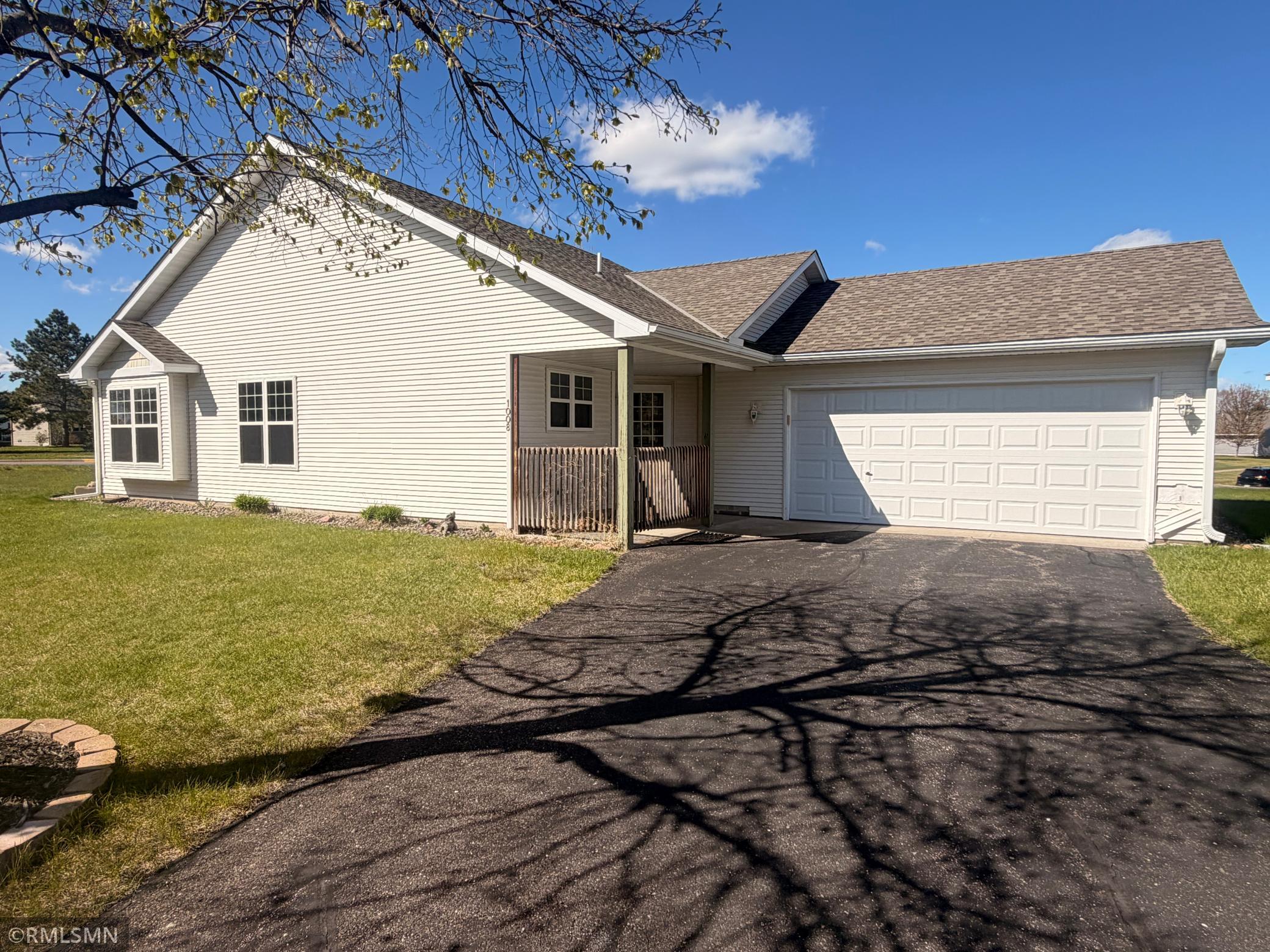 Homes for sale in Isanti, MN | 1008 Pleasant View Ct Nw, Isanti, MN 55040 | MLS# 7009707