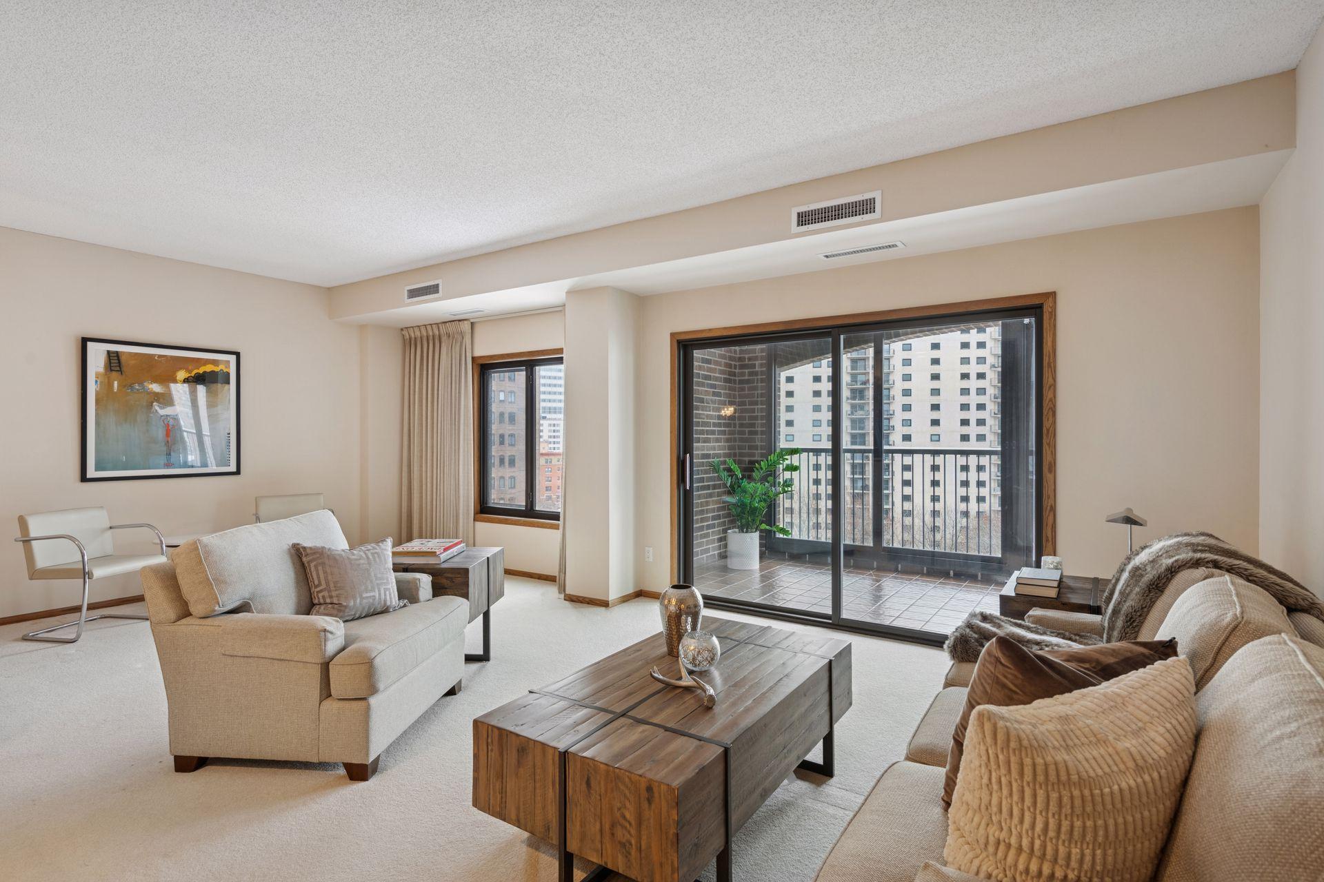 1st image of 1235 Yale Pl #908, Minneapolis, MN 55403 | MLS# 7010709