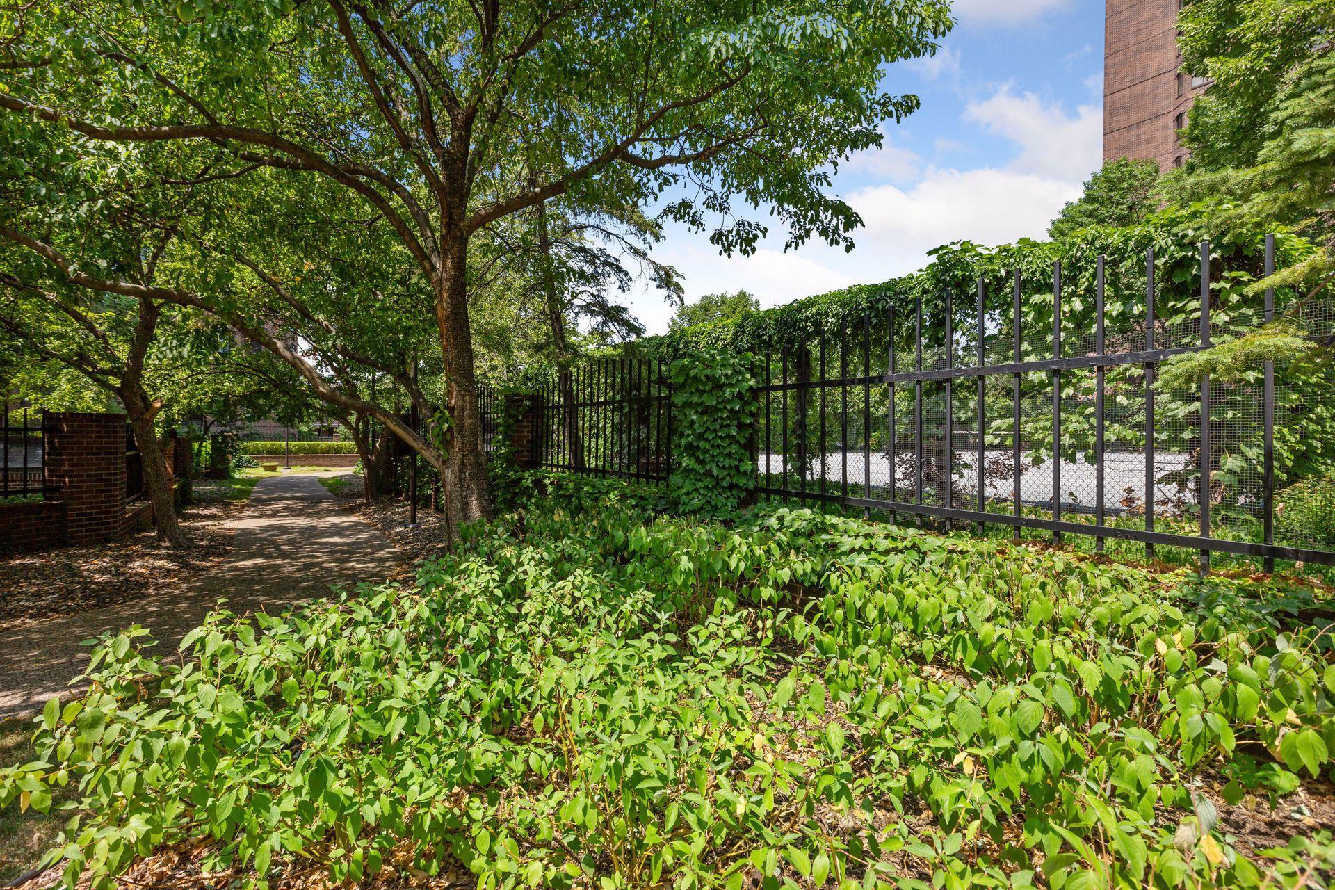 2nd image of 1235 Yale Pl, Minneapolis, MN 55403