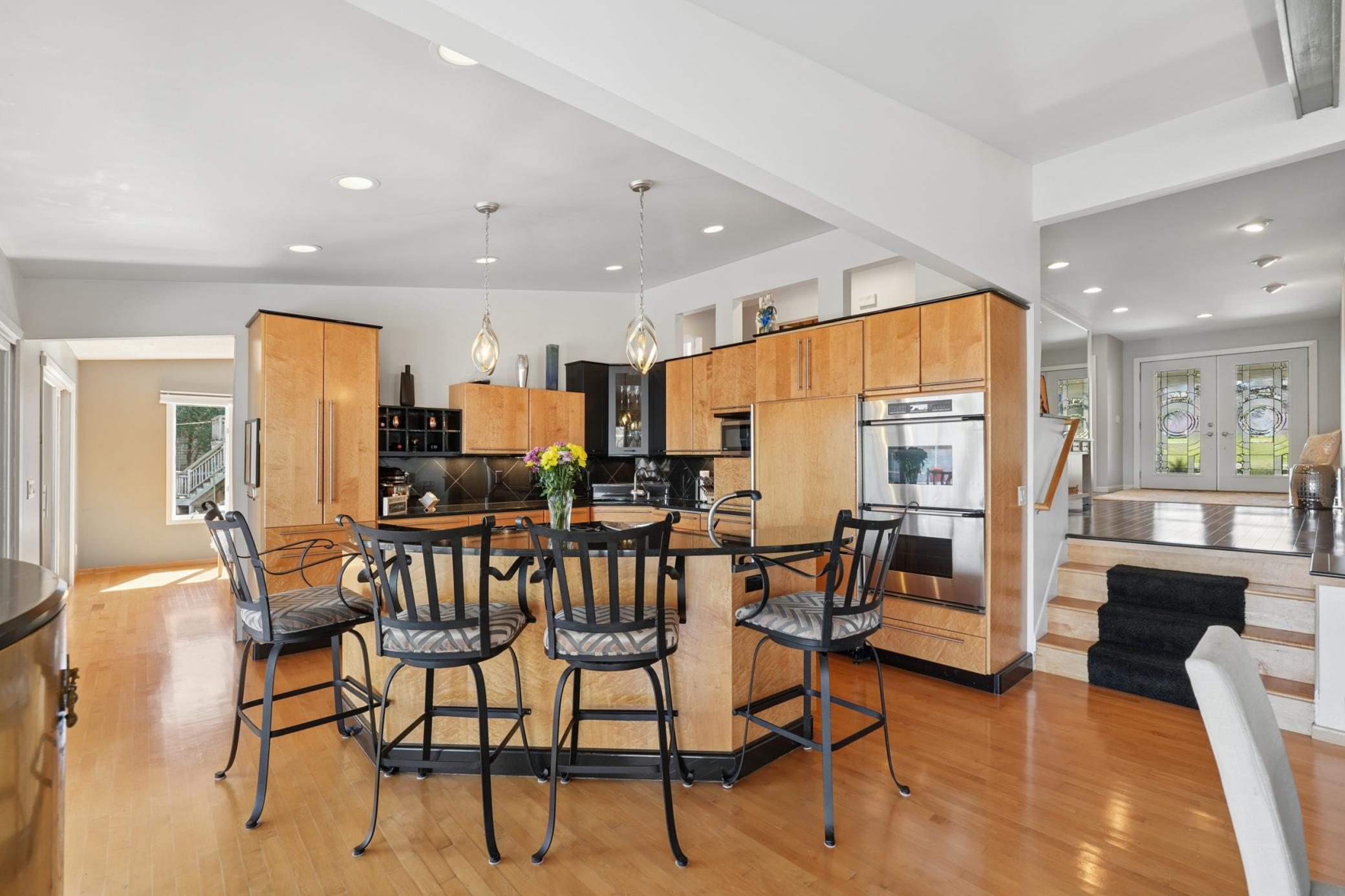 4th image of 2065 Long Lake Rd, Saint Paul, MN 55112 | MLS# 7011109