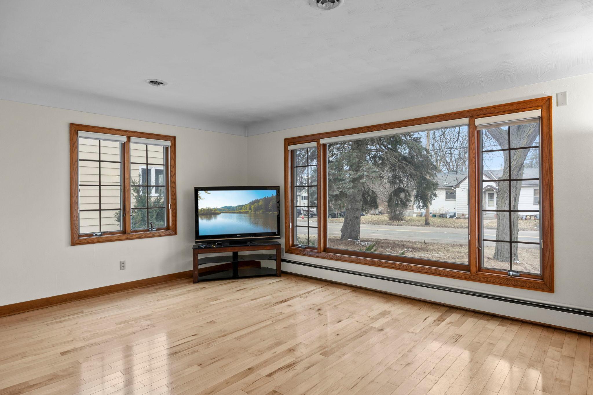 Homes for sale in Maplewood, MN | 758 Mcknight Rd N, Maplewood, MN 55119 | MLS# 7011134