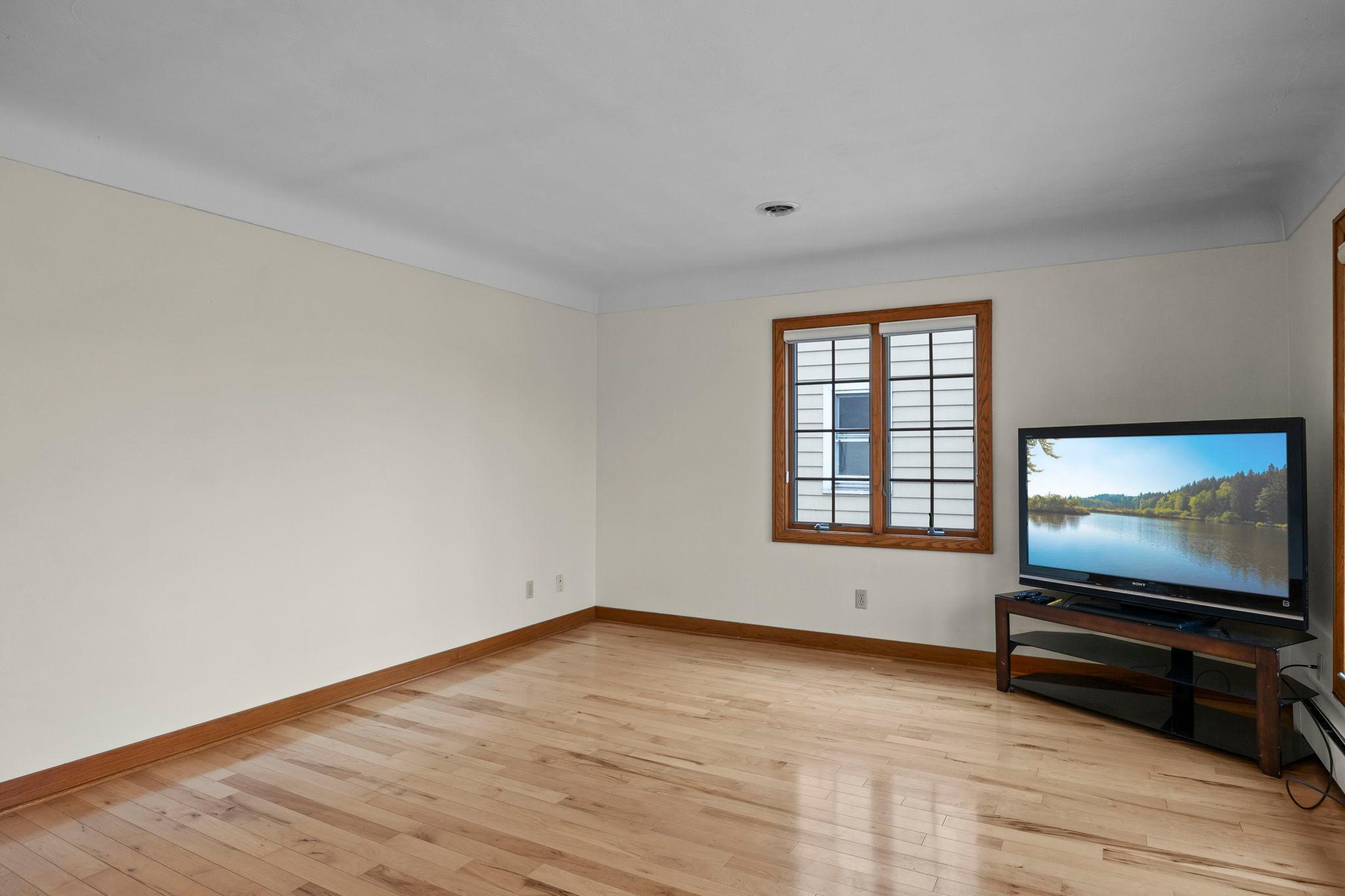 Homes for sale in Maplewood, MN | 758 Mcknight Rd N, Maplewood, MN 55119 | MLS# 7011134