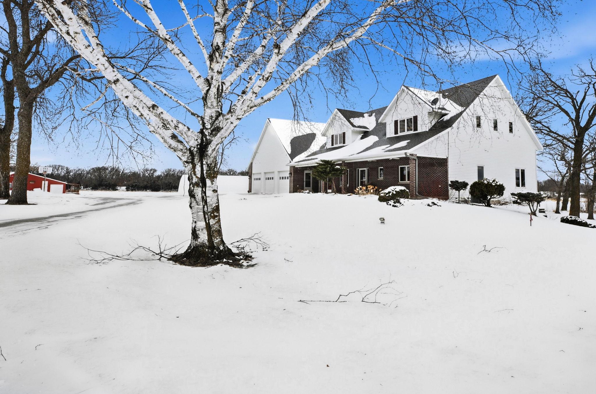 Homes for sale in New London, MN | 3825 County Road 40 Ne, New London, MN 56273 | MLS# 7011361