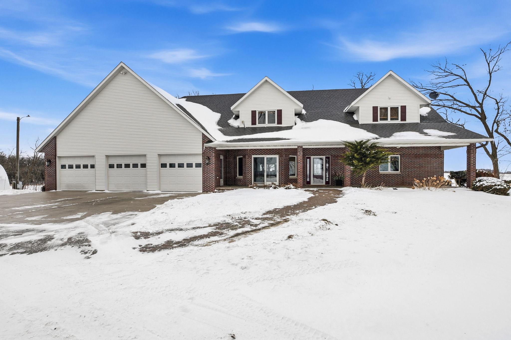 Homes for sale in New London, MN | 3825 County Road 40 Ne, New London, MN 56273 | MLS# 7011361